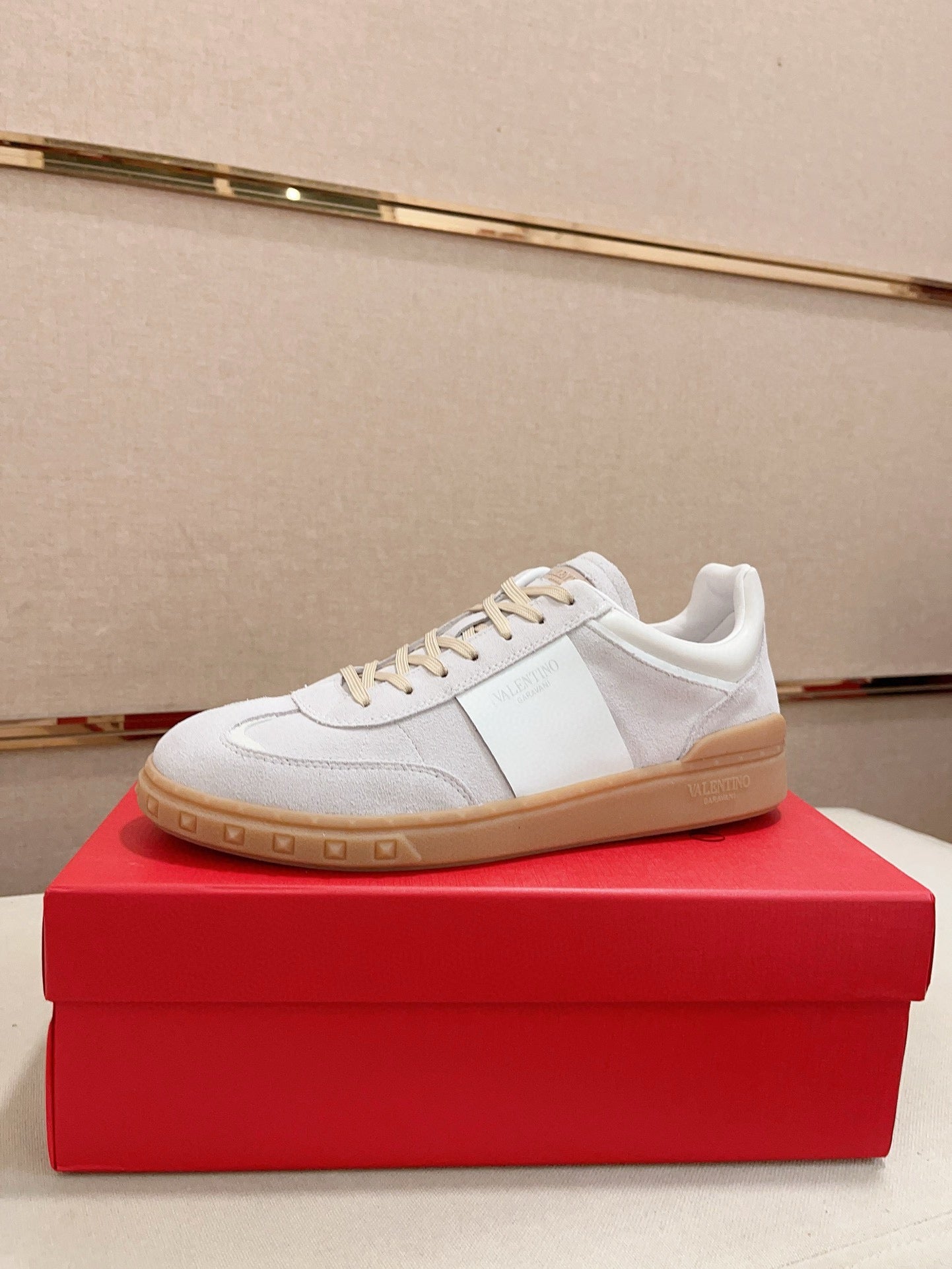 LuxluxHouse Best Quality Shoes Valentino