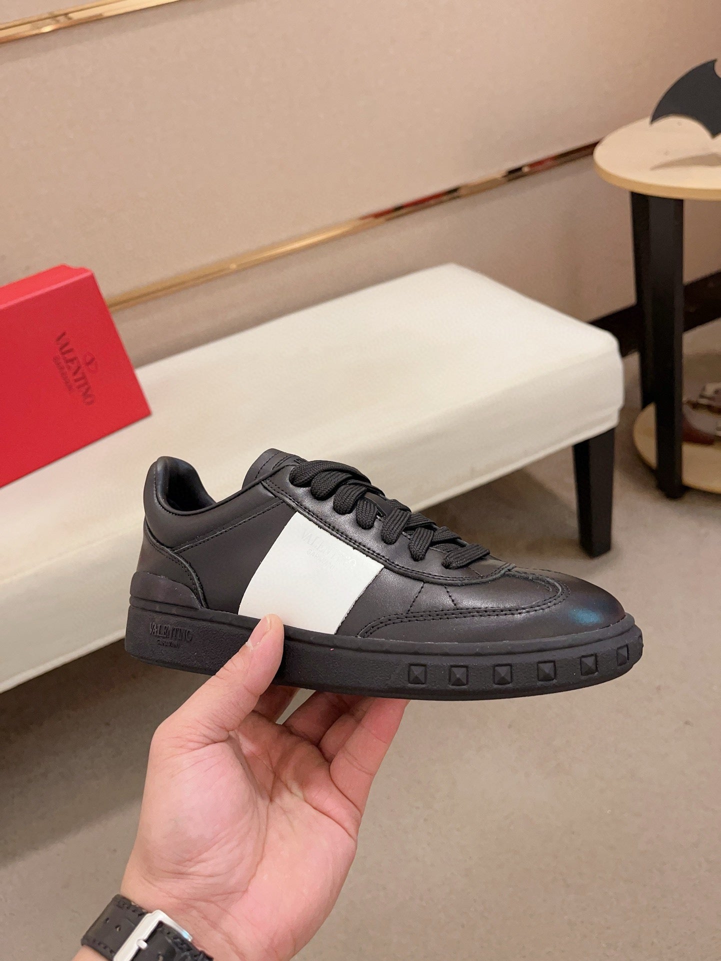 LuxluxHouse Best Quality Shoes Valentino