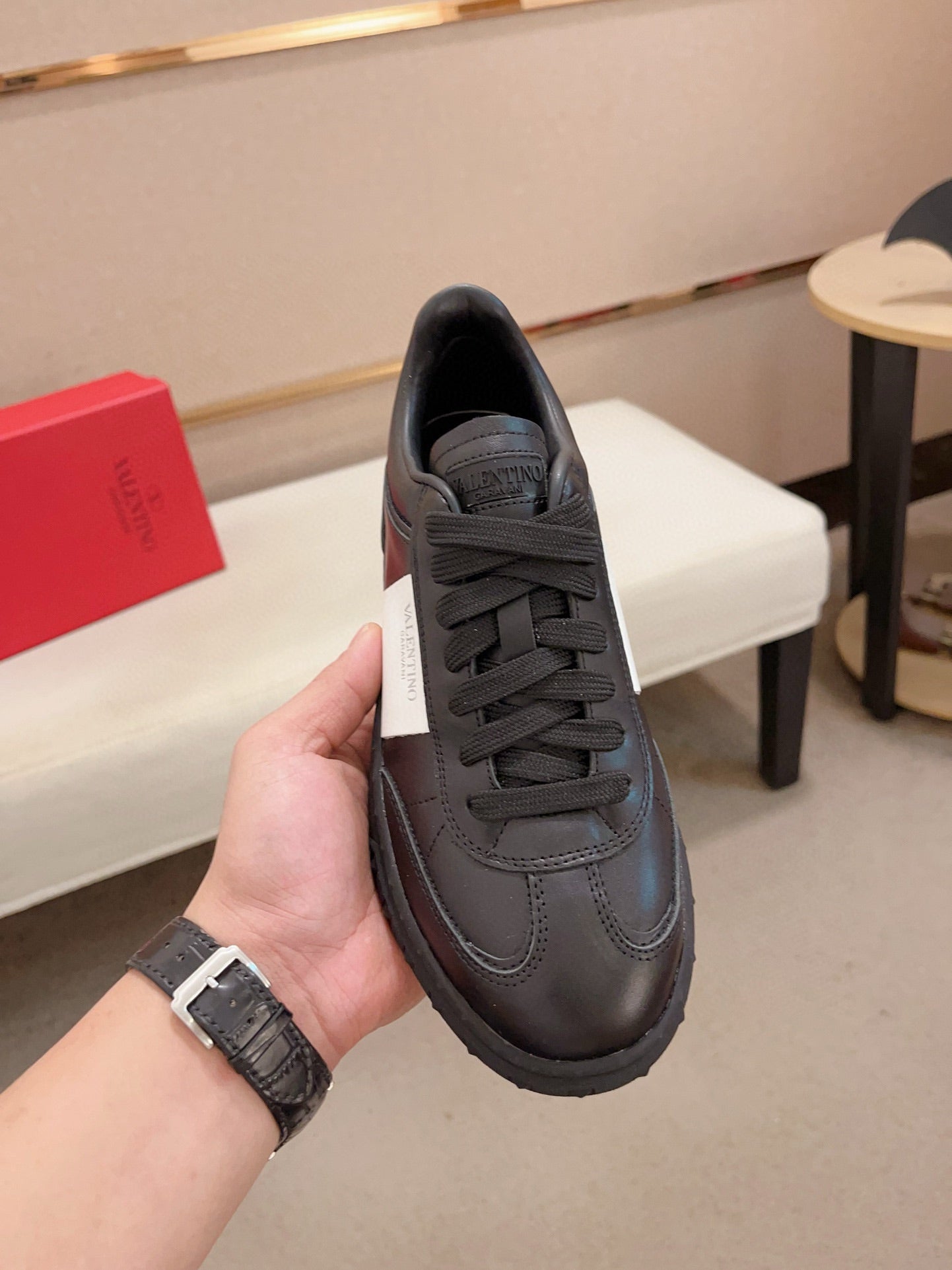 LuxluxHouse Best Quality Shoes Valentino