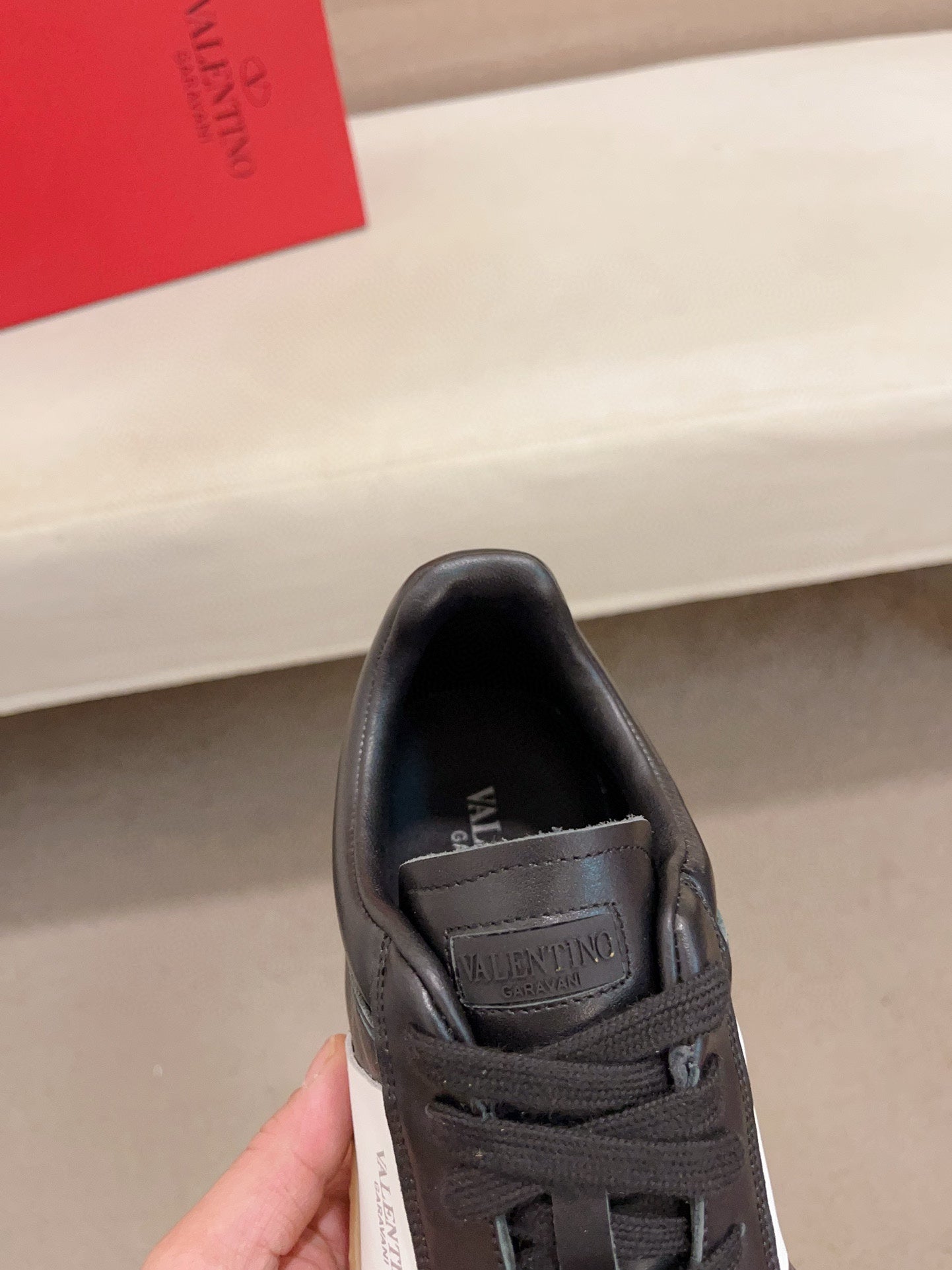LuxluxHouse Best Quality Shoes Valentino