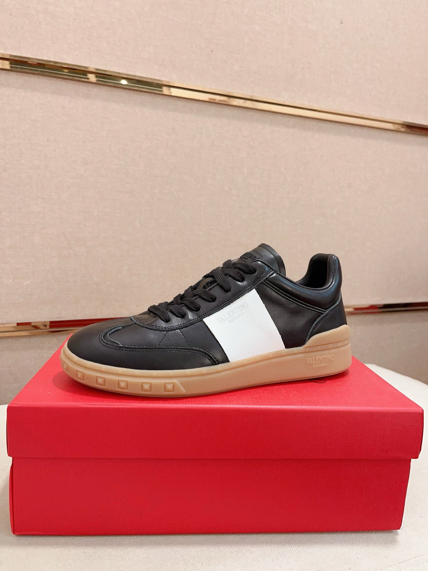 LuxluxHouse Best Quality Shoes Valentino