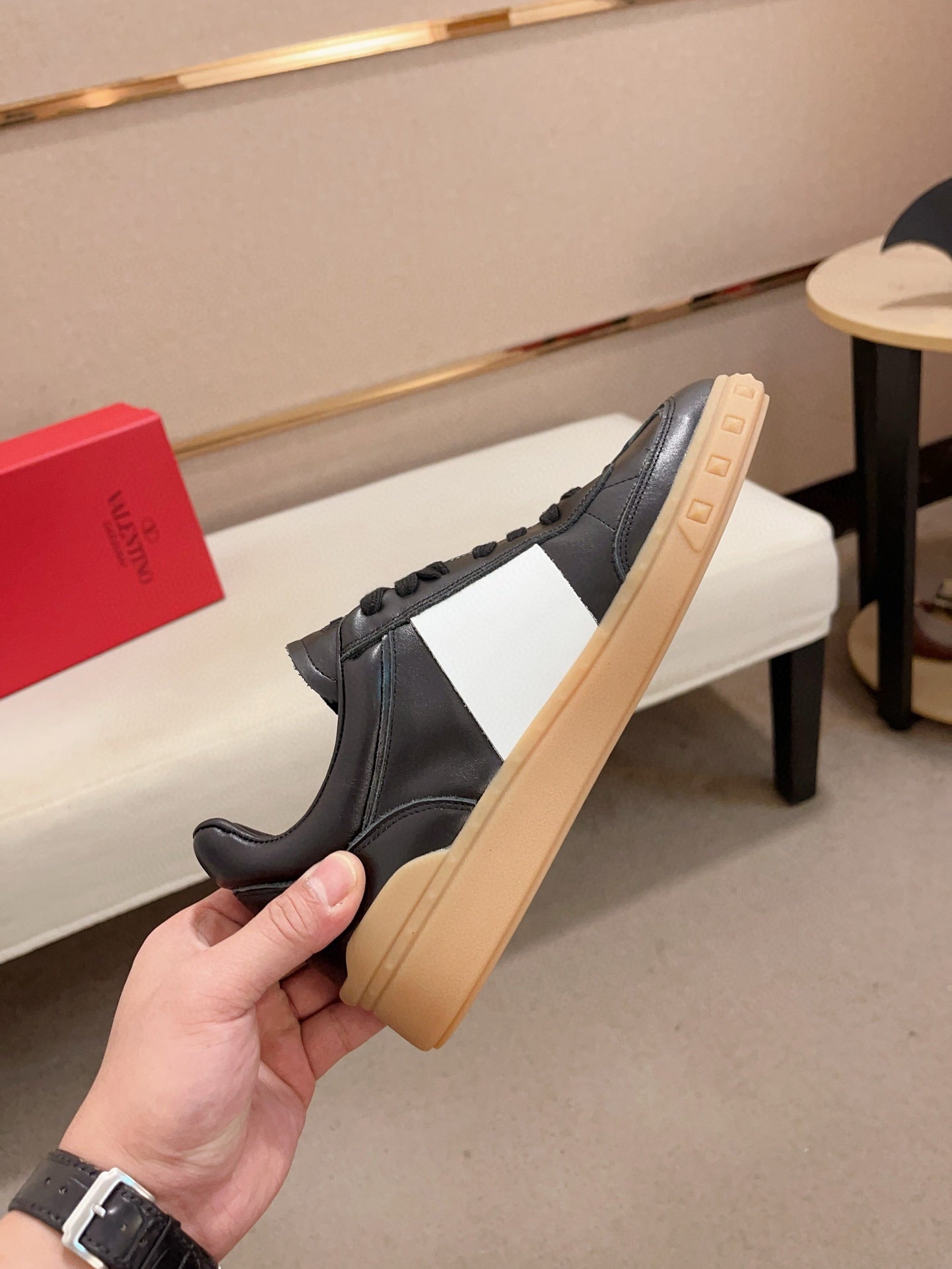 LuxluxHouse Best Quality Shoes Valentino