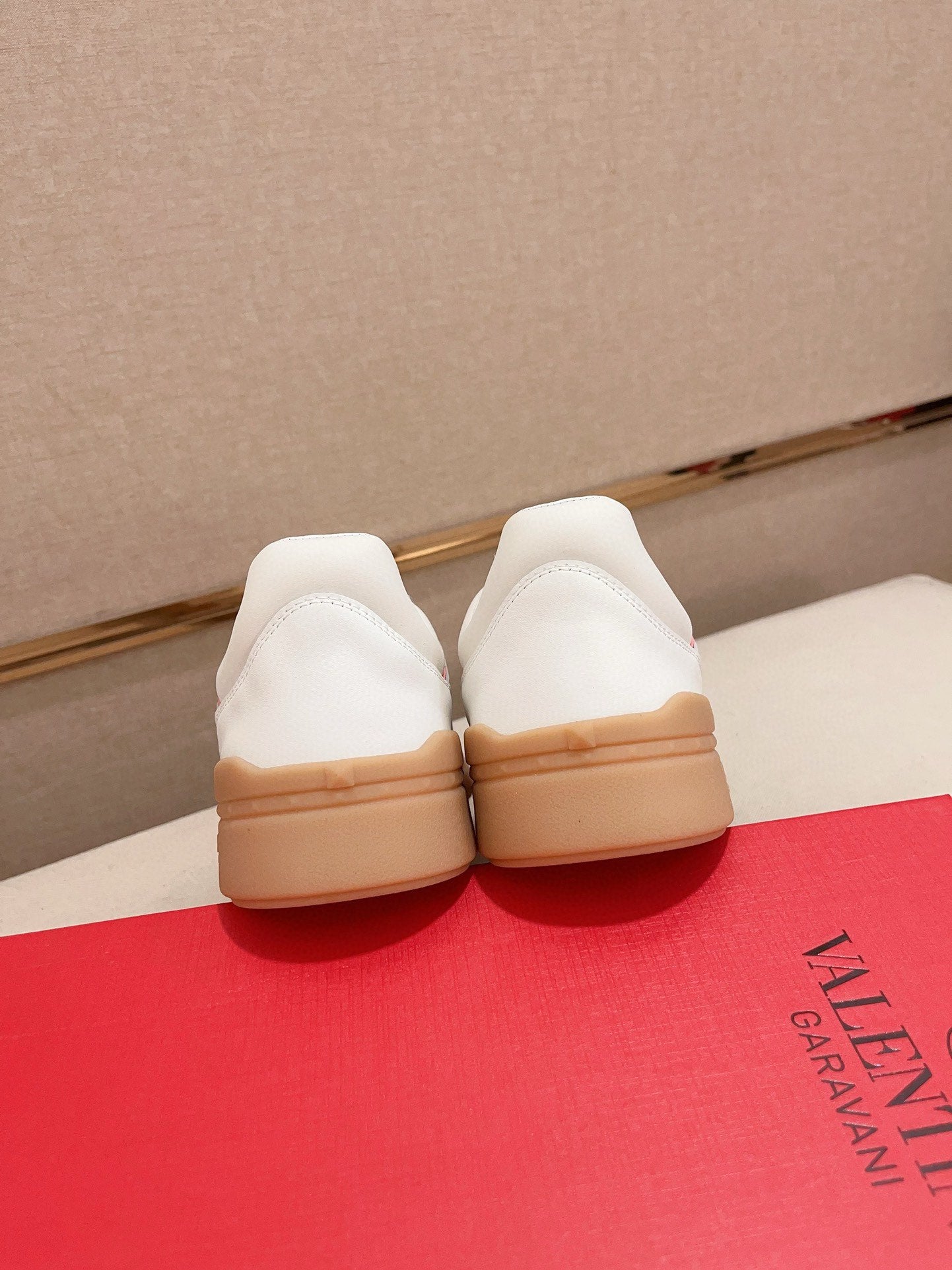 LuxluxHouse Best Quality Shoes Valentino