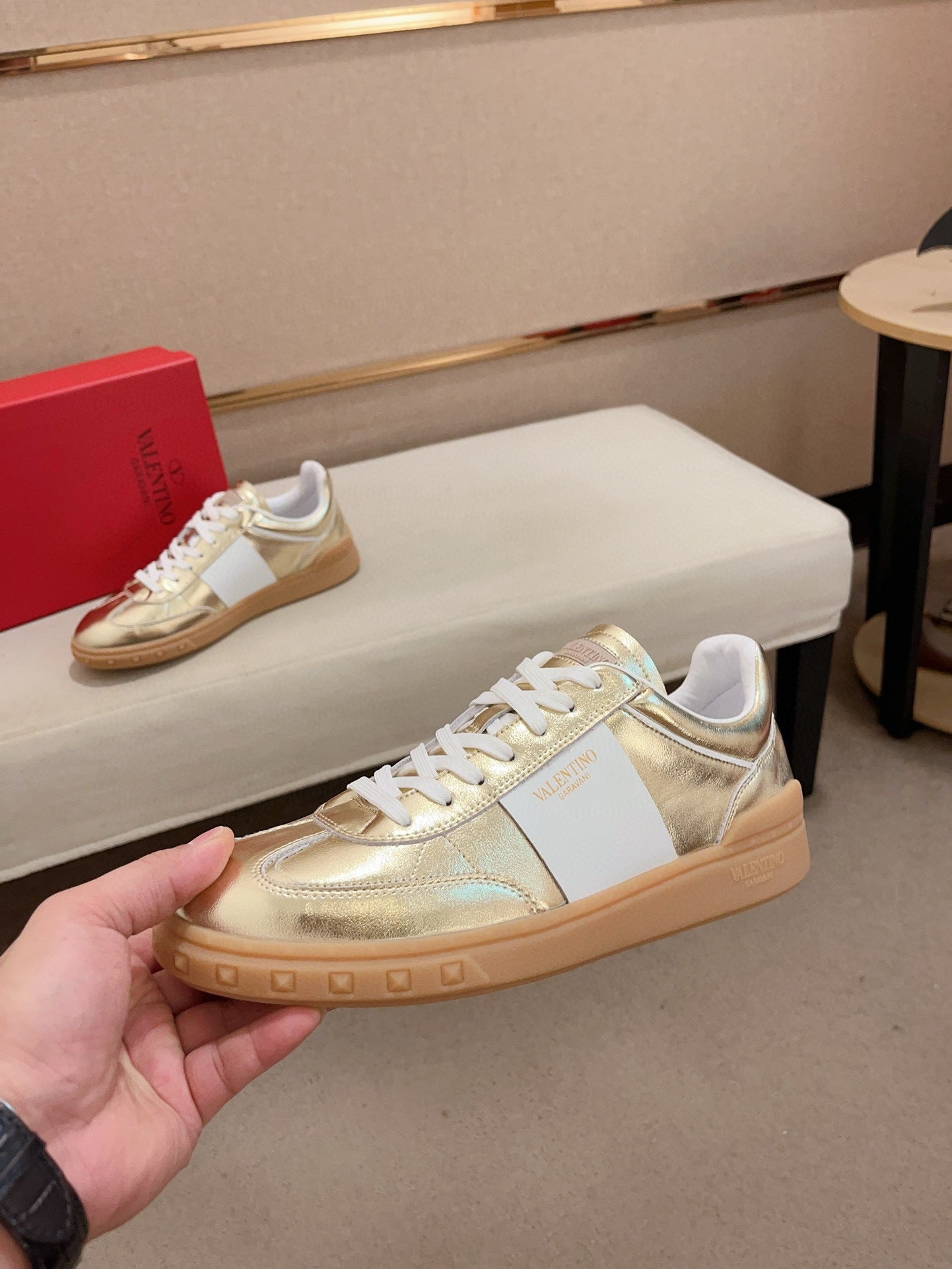 LuxluxHouse Best Quality Shoes Valentino
