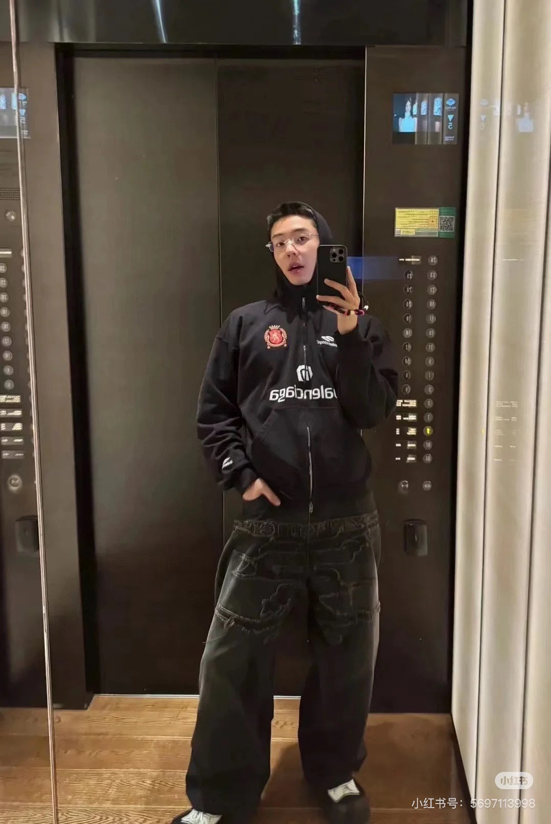 LuxluxHouse Best Quality Clothes Balenciaga Hoodie & Sweater