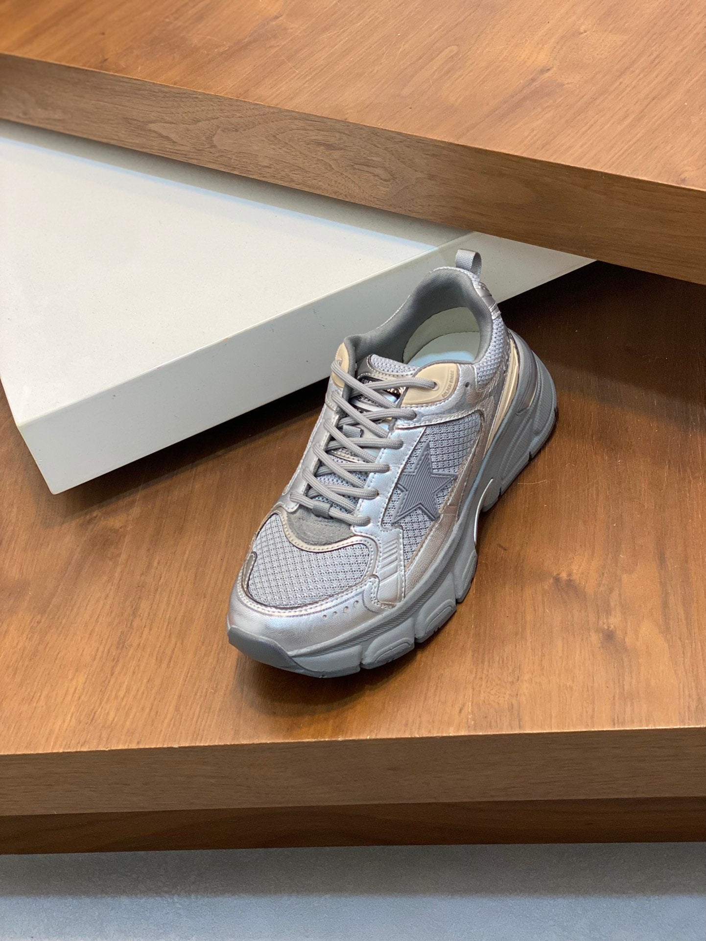 LuxluxHouse Best Quality Shoes Golden Goose