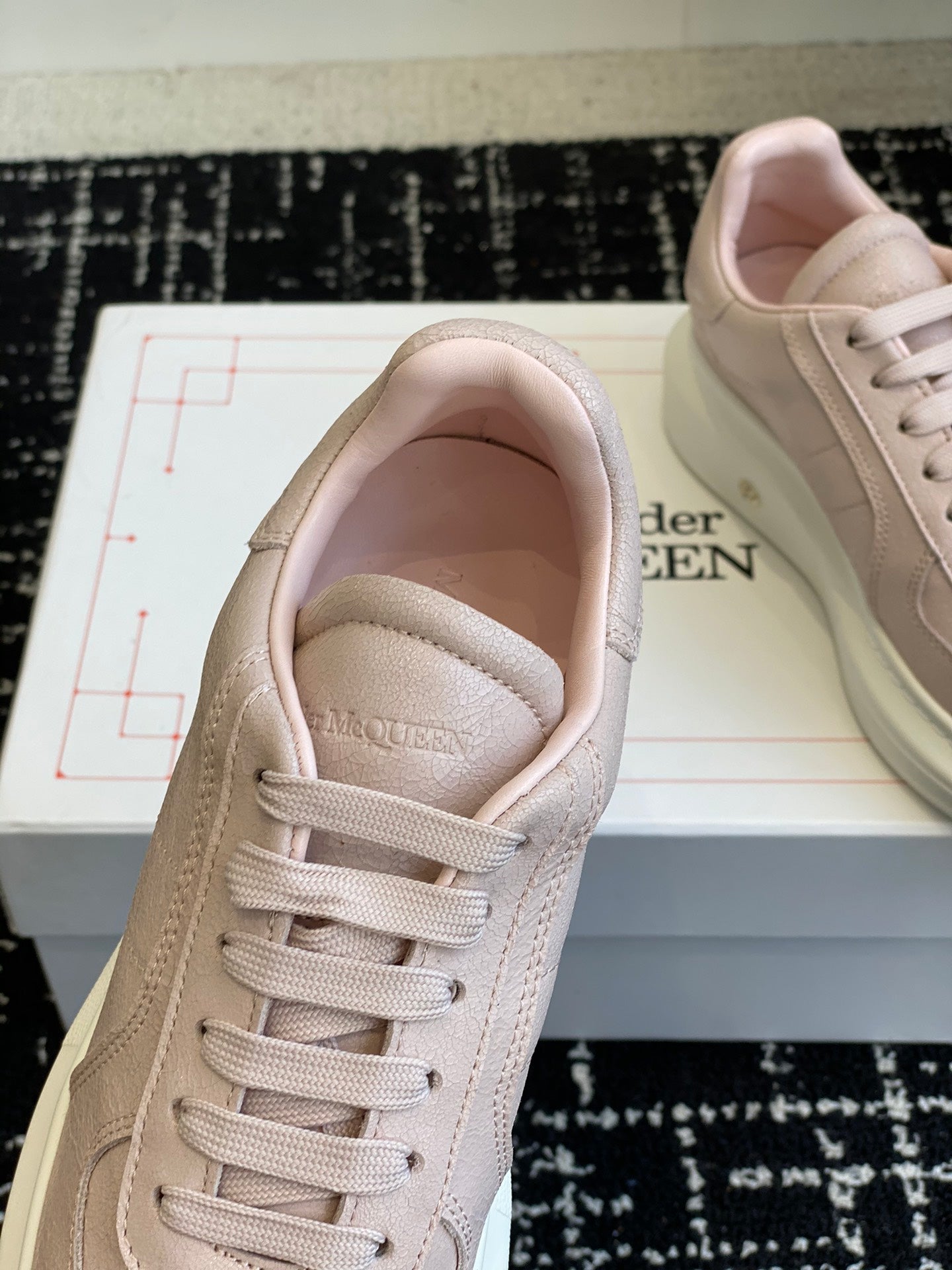 LuxluxHouse Best Quality Shoes Alexander McQueen