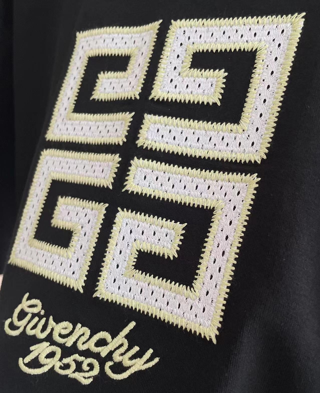 LuxluxHouse Best Quality Clothes Givenchy T-shirt