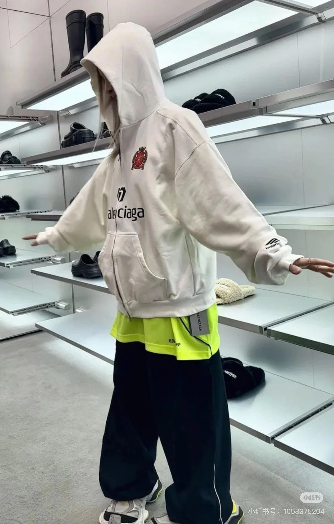 LuxluxHouse Best Quality Clothes Balenciaga Hoodie & Sweater