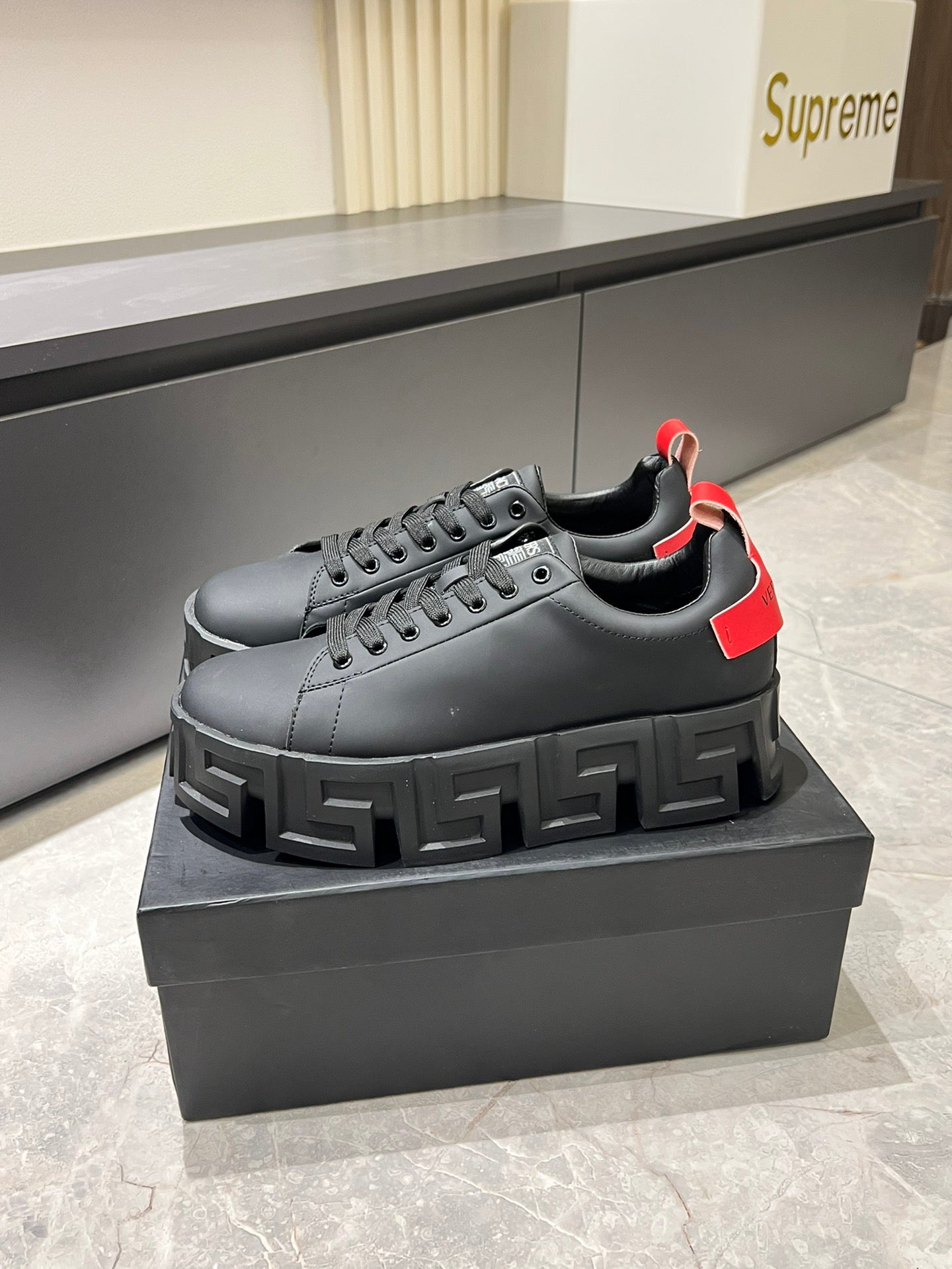 LuxluxHouse Best Quality Shoes Versace