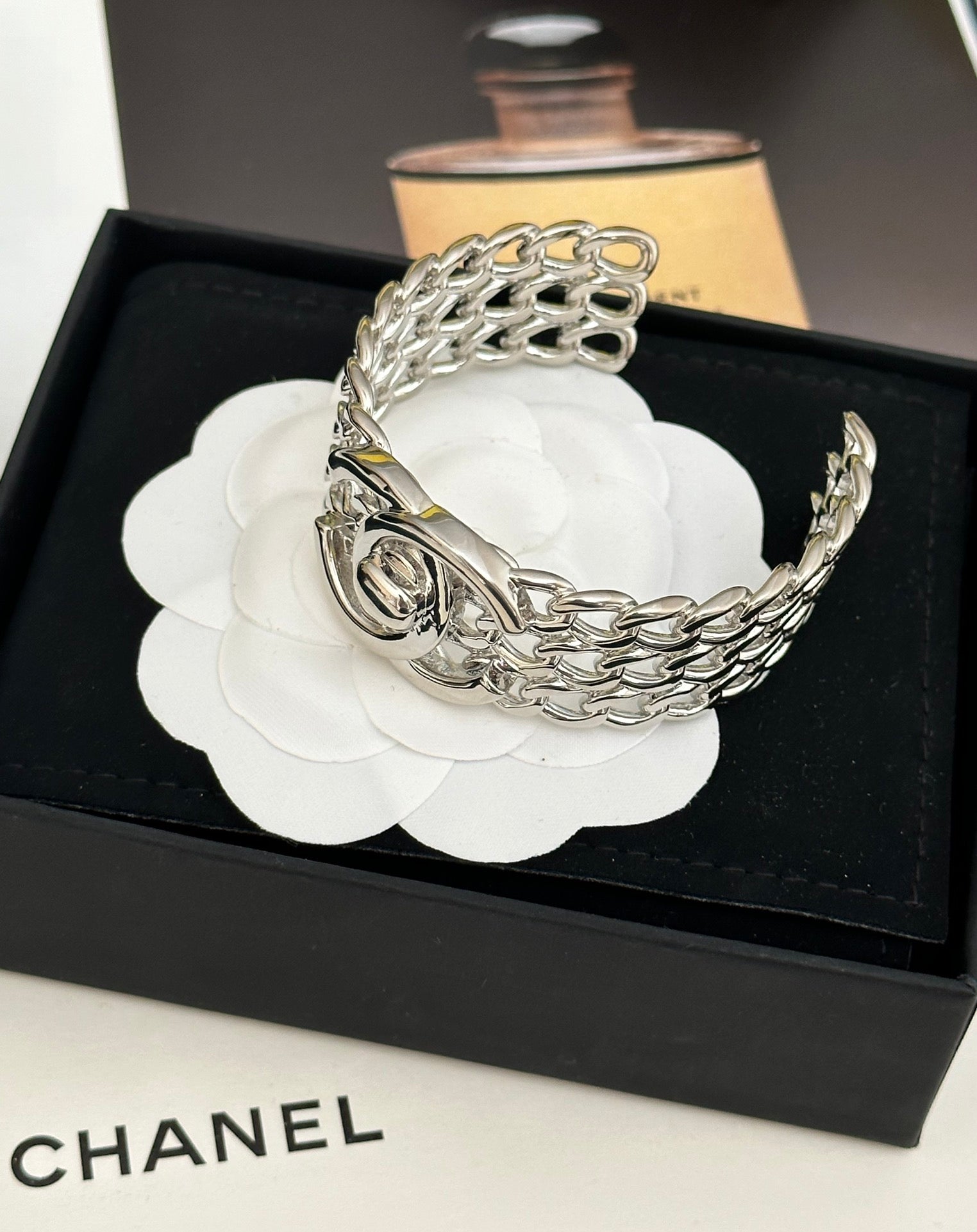 LuxluxHouse Low Price And High Quality Accessories Chanel