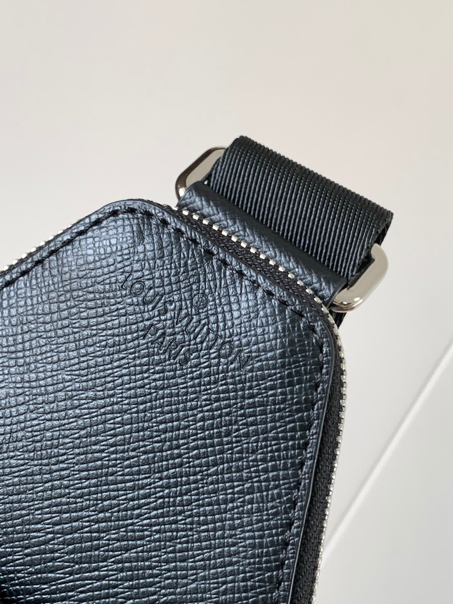 LuxluxHouse Best Quality Bags Louis Vuitton Men