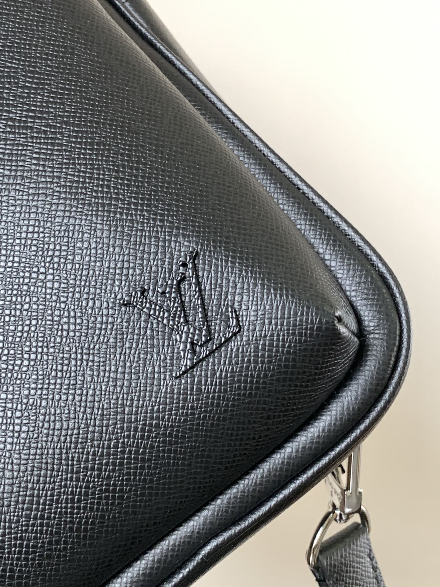 LuxluxHouse Best Quality Bags Louis Vuitton Men