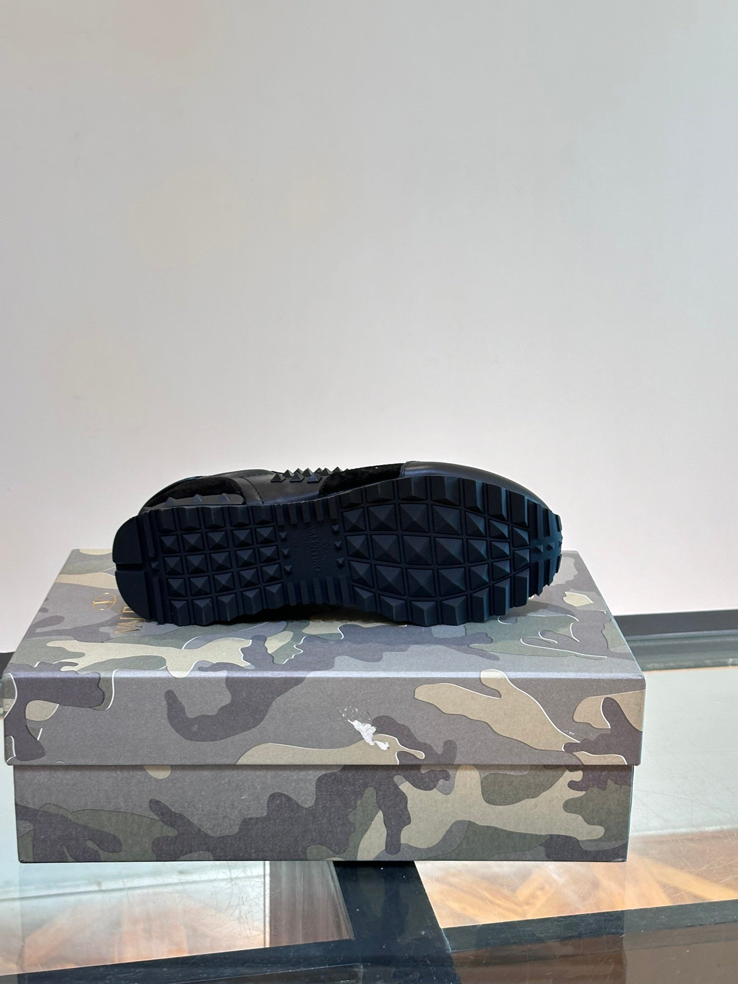 LuxluxHouse Best Quality Shoes Valentino