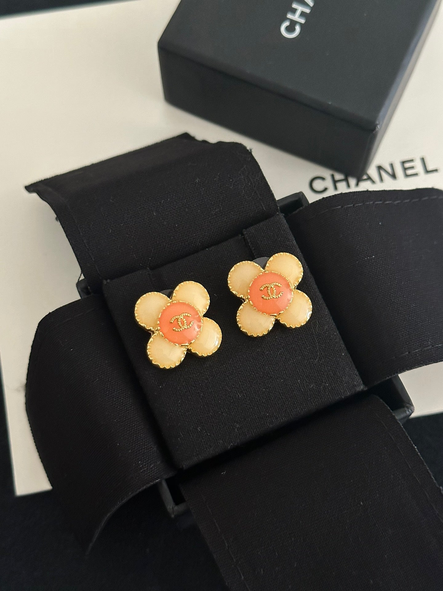 LuxluxHouse Low Price And High Quality Accessories Chanel