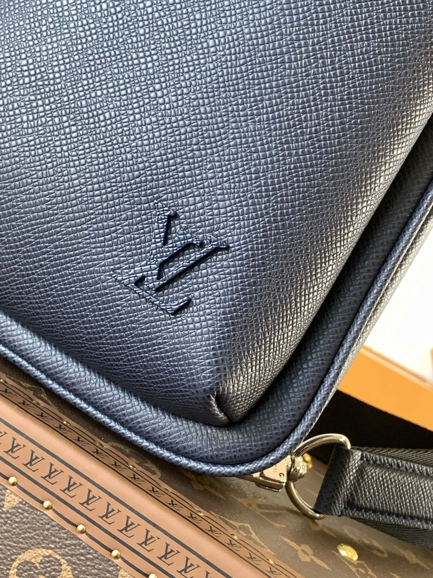 LuxluxHouse Best Quality Bags Louis Vuitton Men