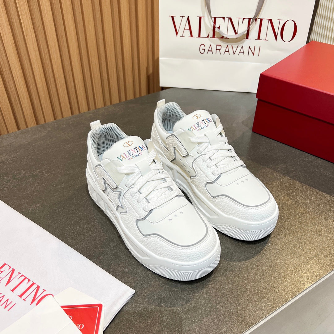 LuxluxHouse Best Quality Shoes Valentino