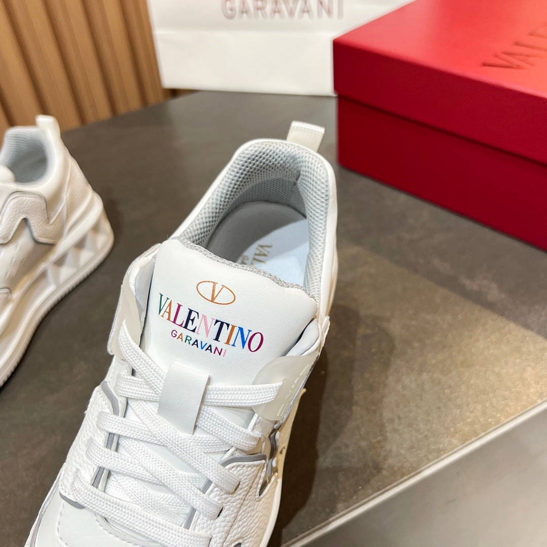 LuxluxHouse Best Quality Shoes Valentino