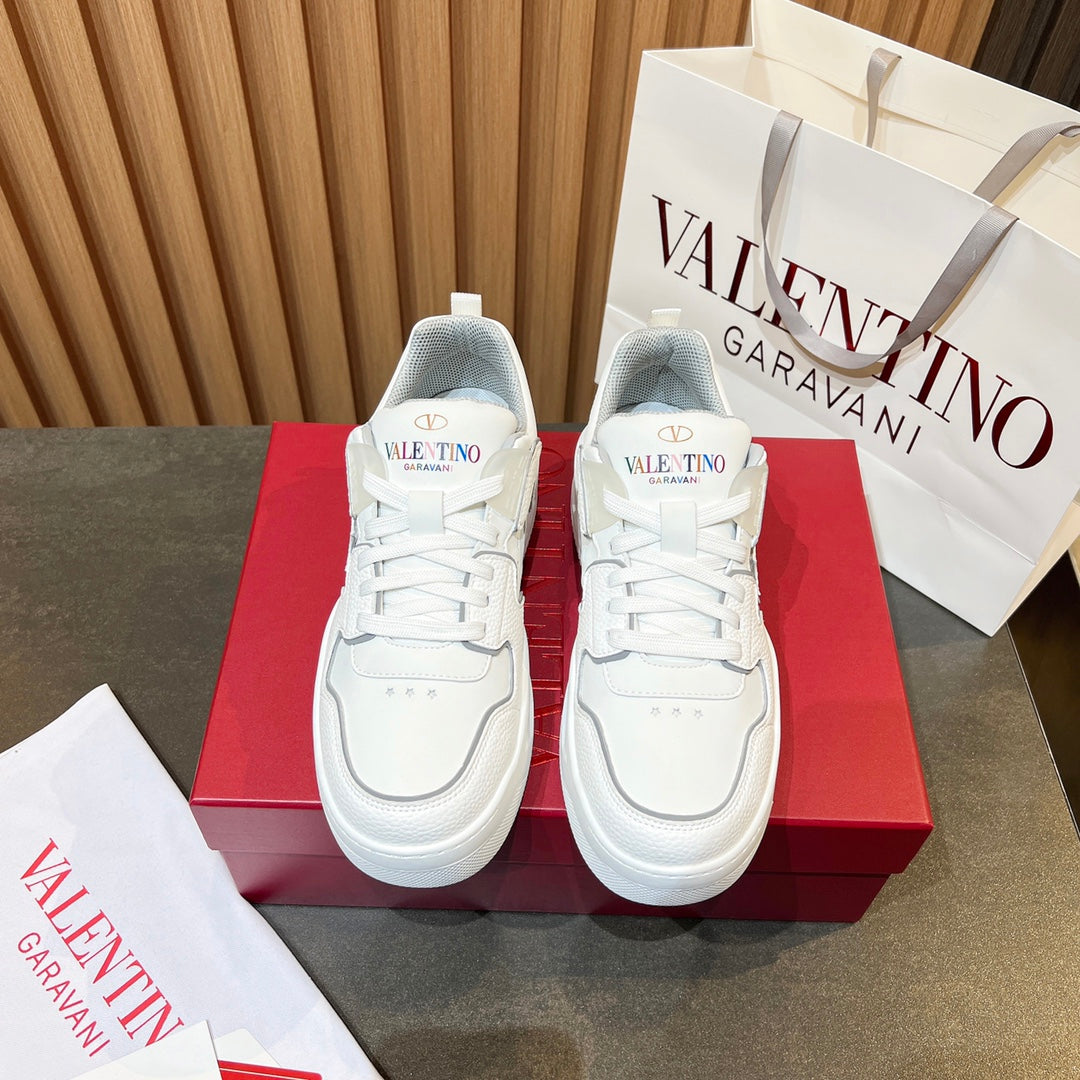 LuxluxHouse Best Quality Shoes Valentino