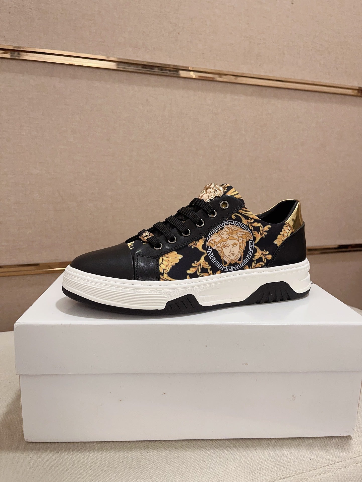 LuxluxHouse Best Quality Shoes Versace