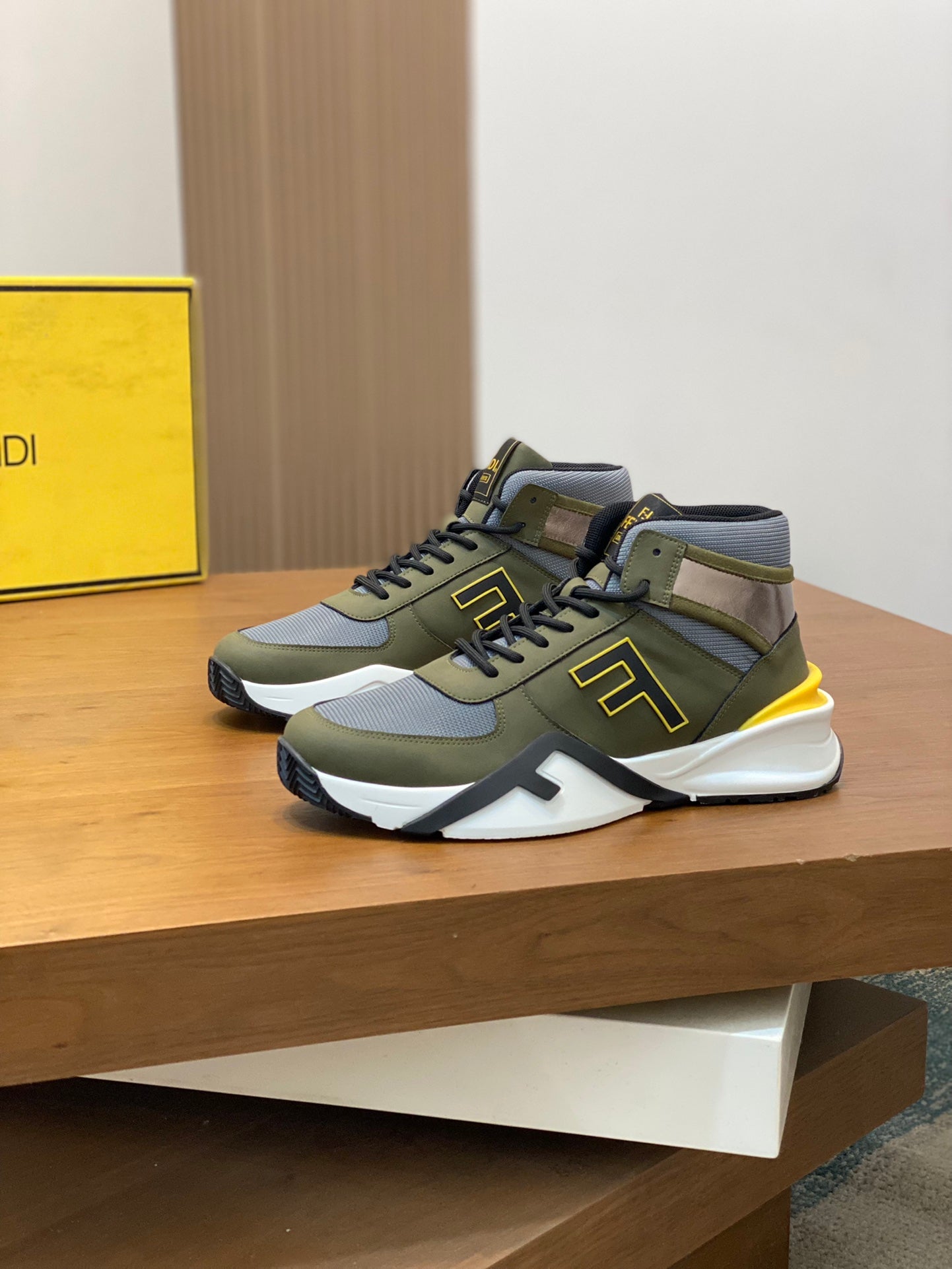 LuxluxHouse Best Quality Shoes Fendi