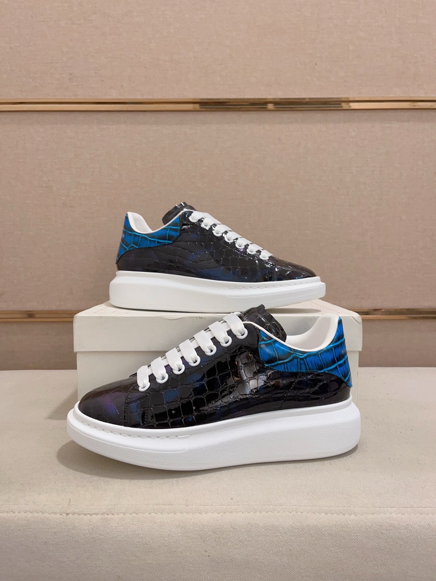 LuxluxHouse Best Quality Shoes Alexander McQueen