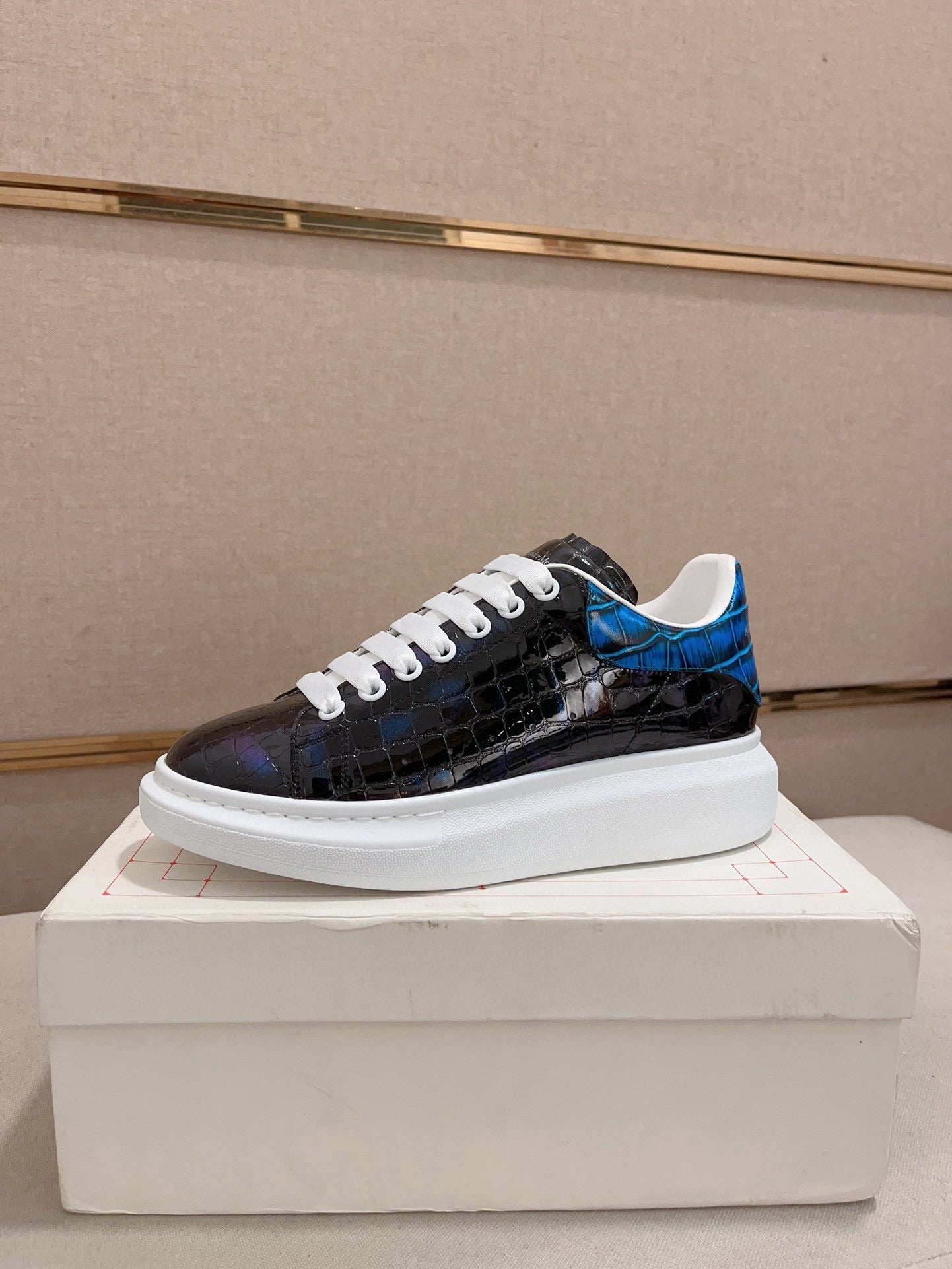 LuxluxHouse Best Quality Shoes Alexander McQueen