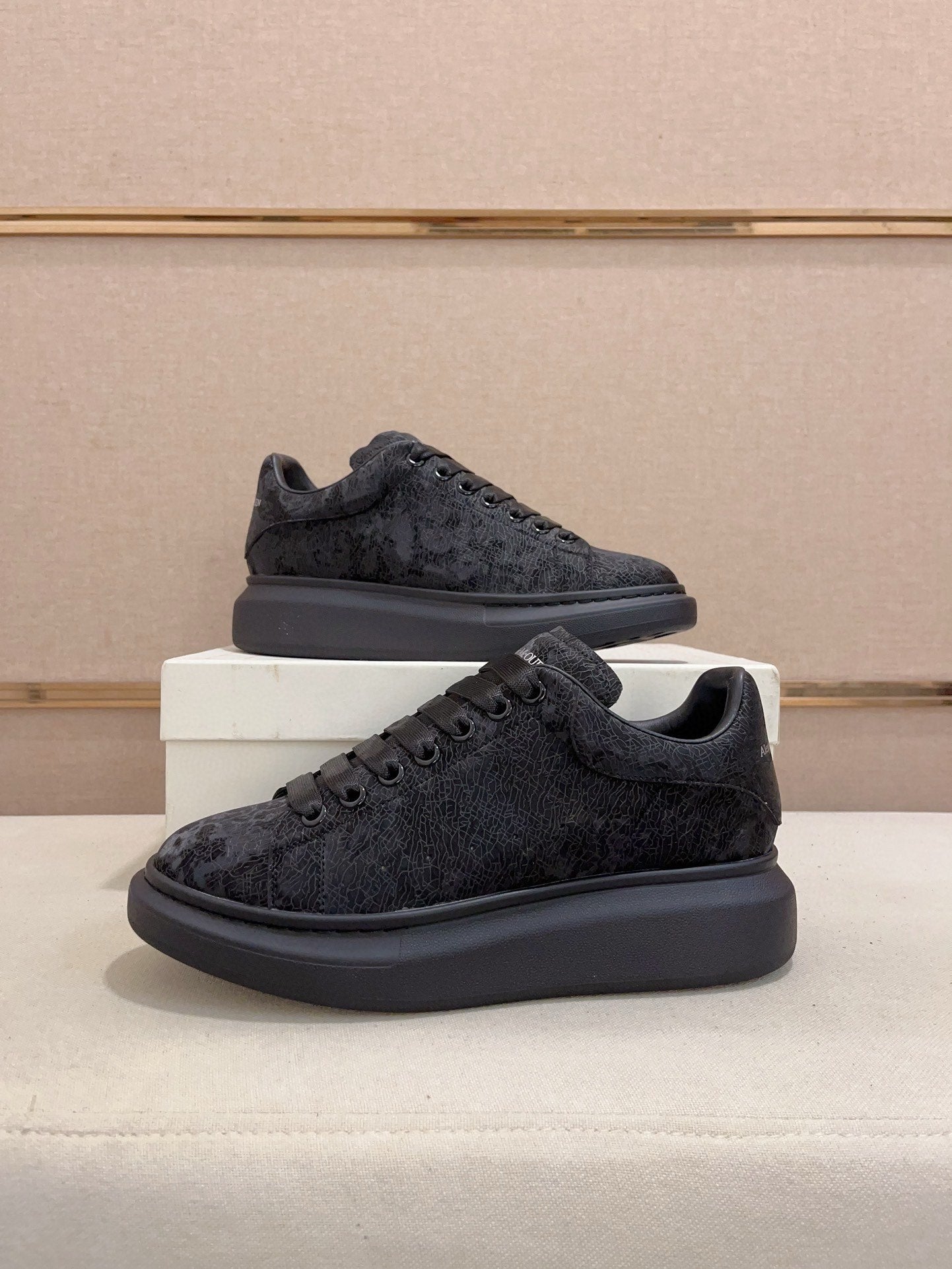 LuxluxHouse Best Quality Shoes Alexander McQueen