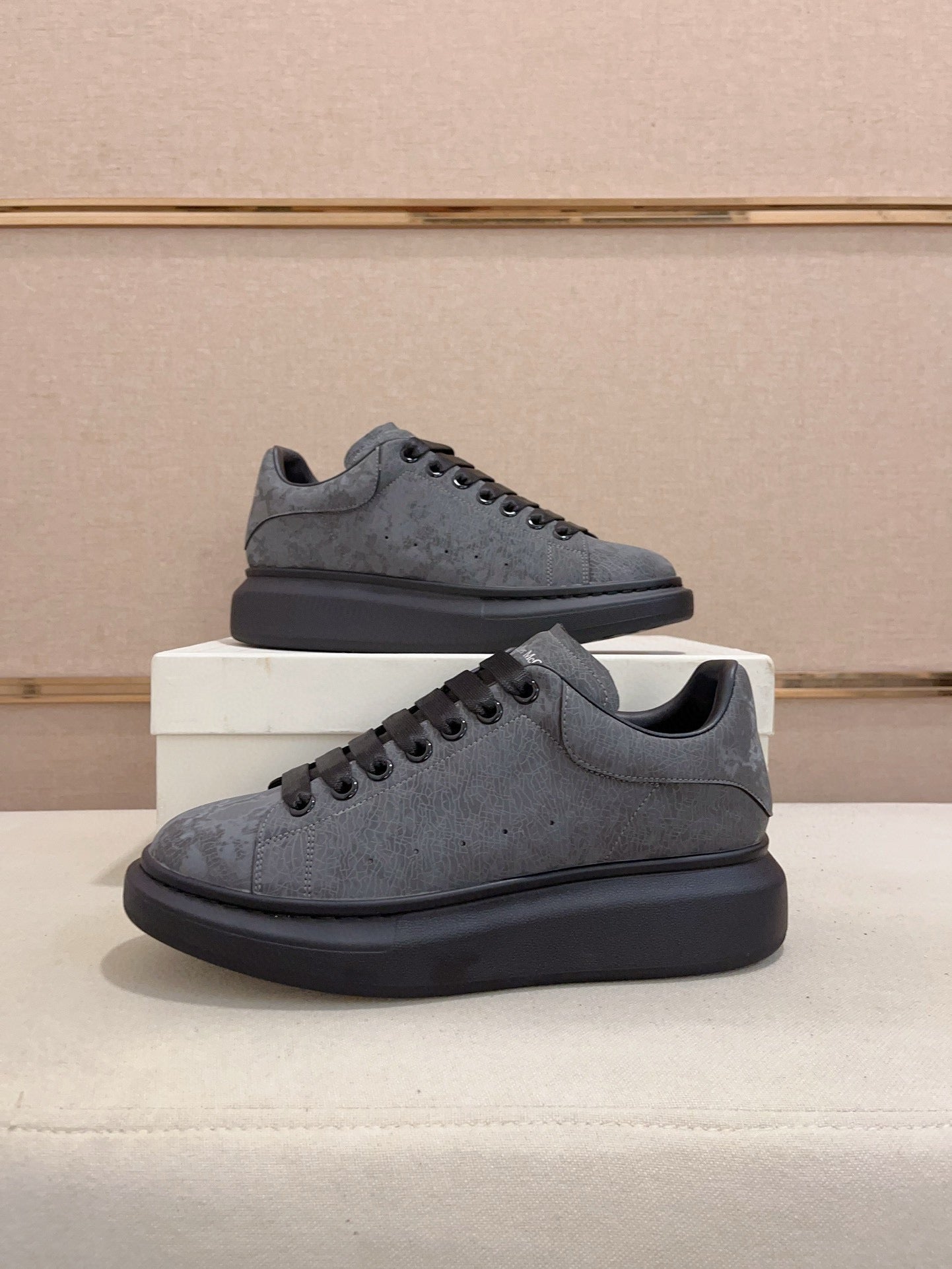 LuxluxHouse Best Quality Shoes Alexander McQueen