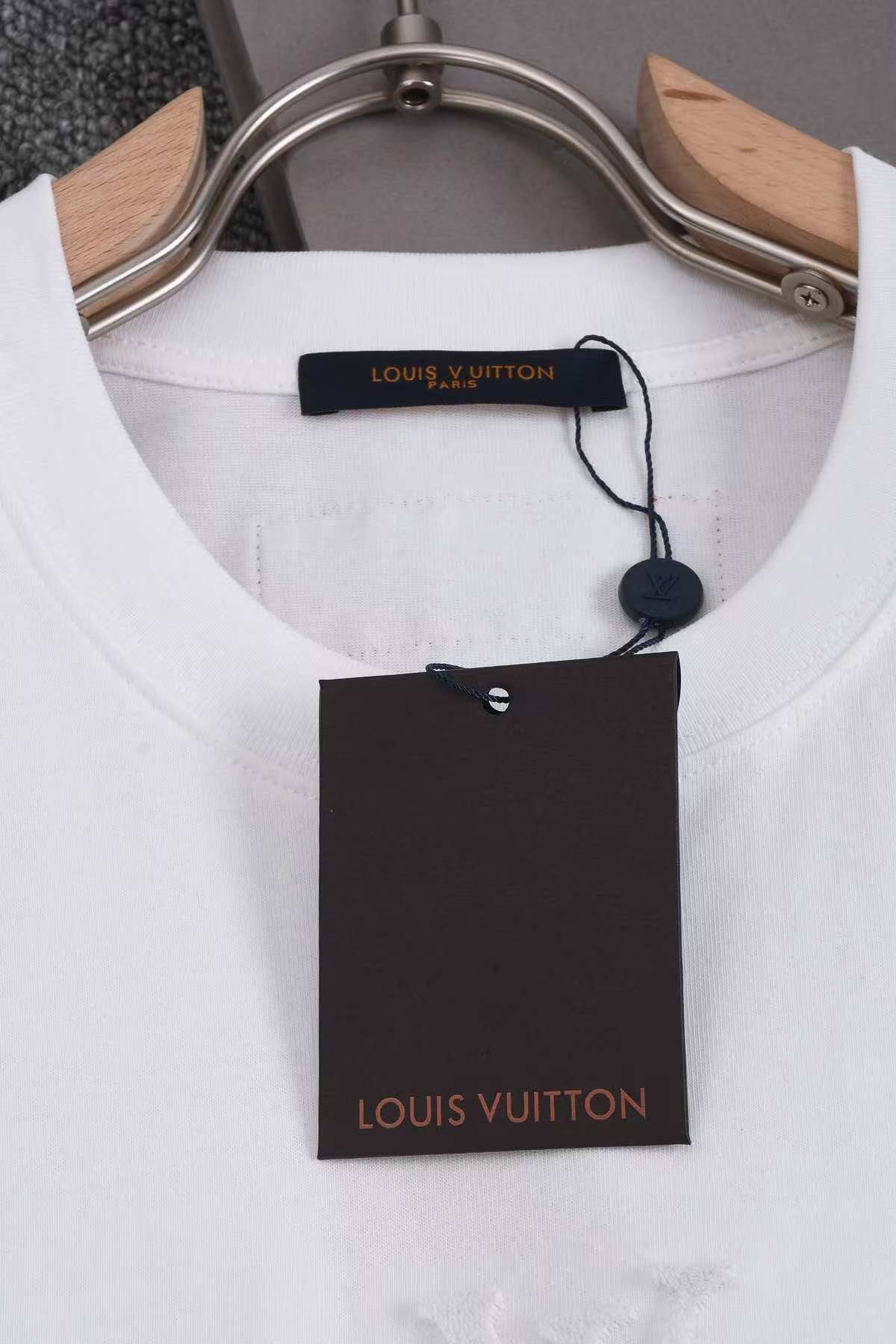 LuxluxHouse Best Quality Clothes T-shirt Louis Vuitton