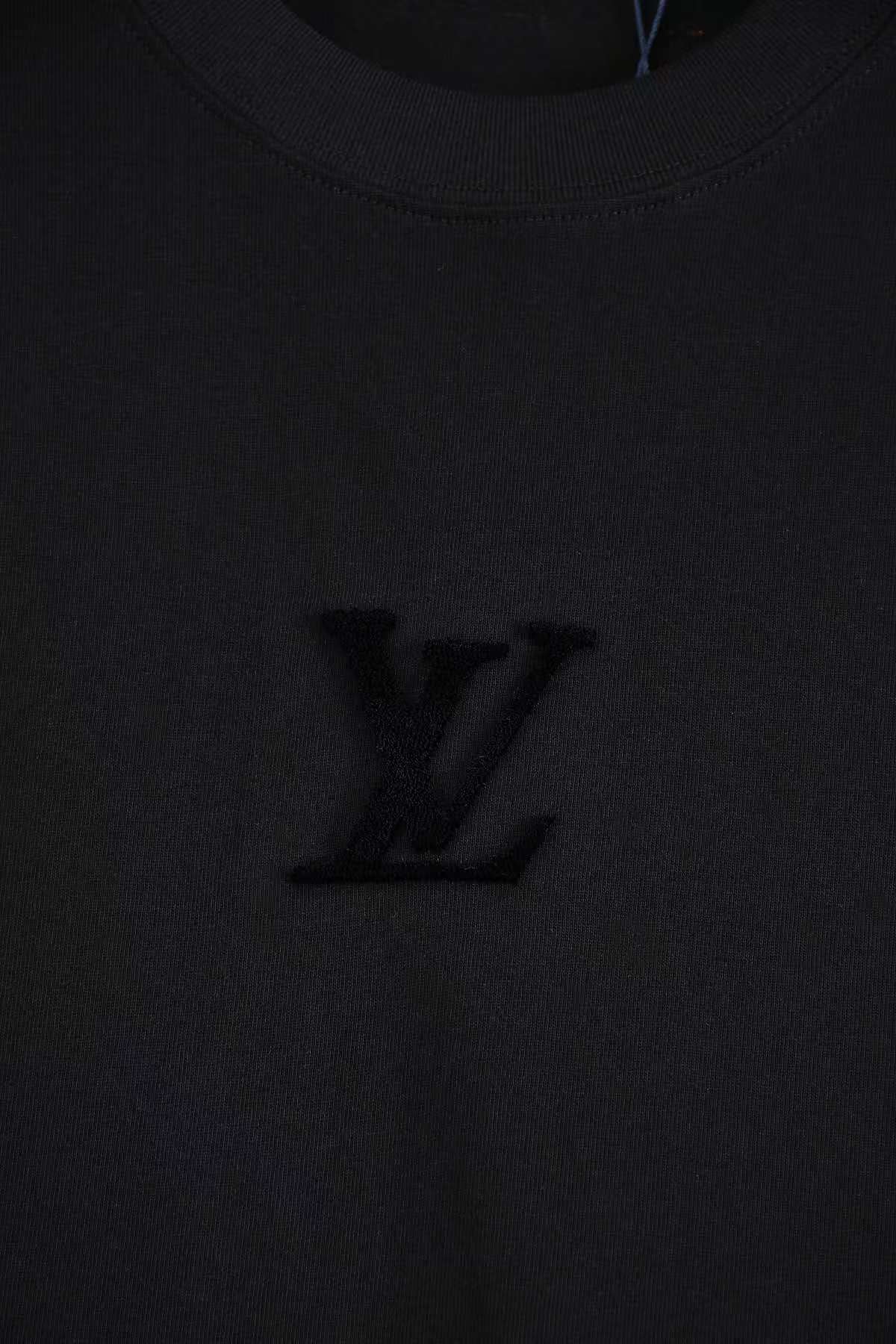LuxluxHouse Best Quality Clothes T-shirt Louis Vuitton