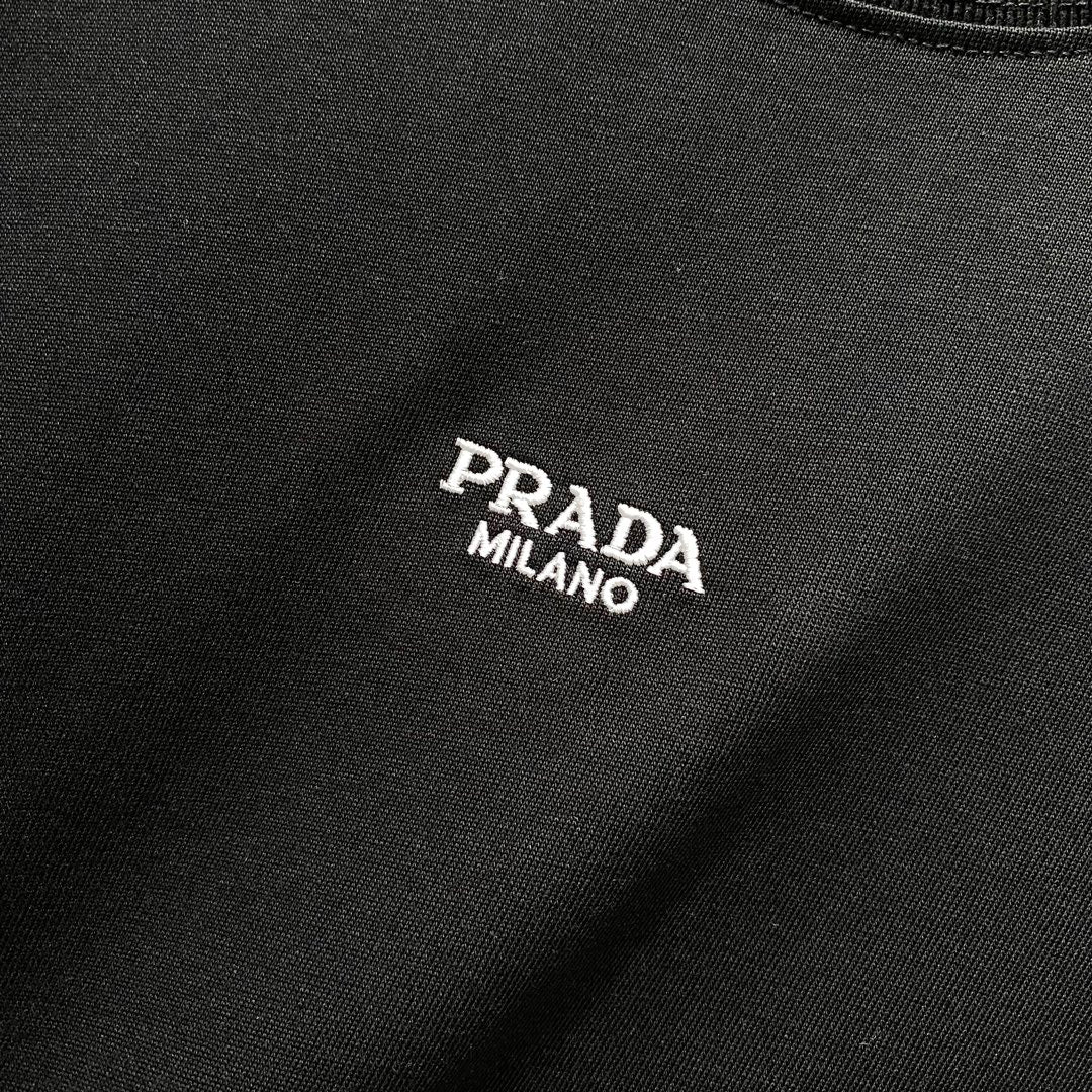 LuxluxHouse Best Quality Clothes T-shirt Prada