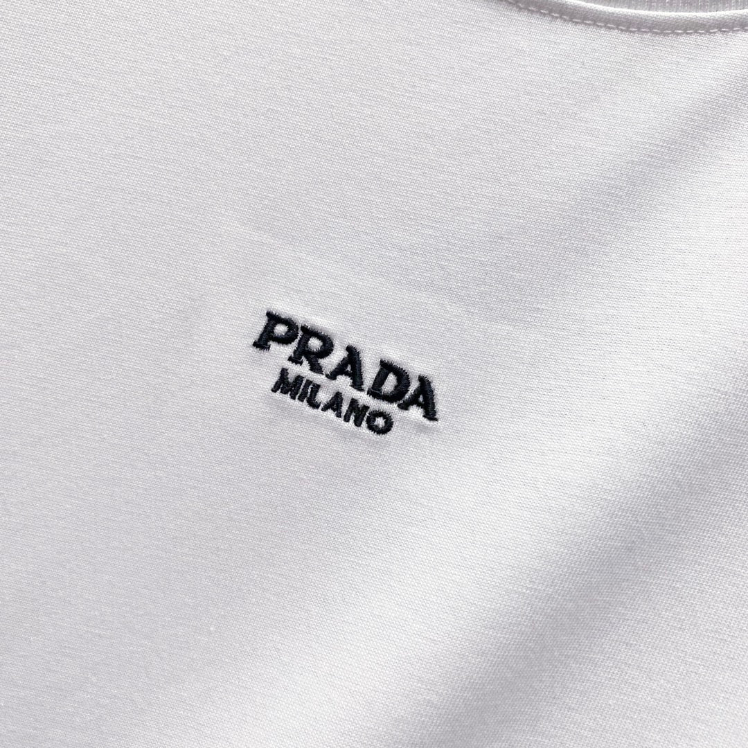 LuxluxHouse Best Quality Clothes T-shirt Prada