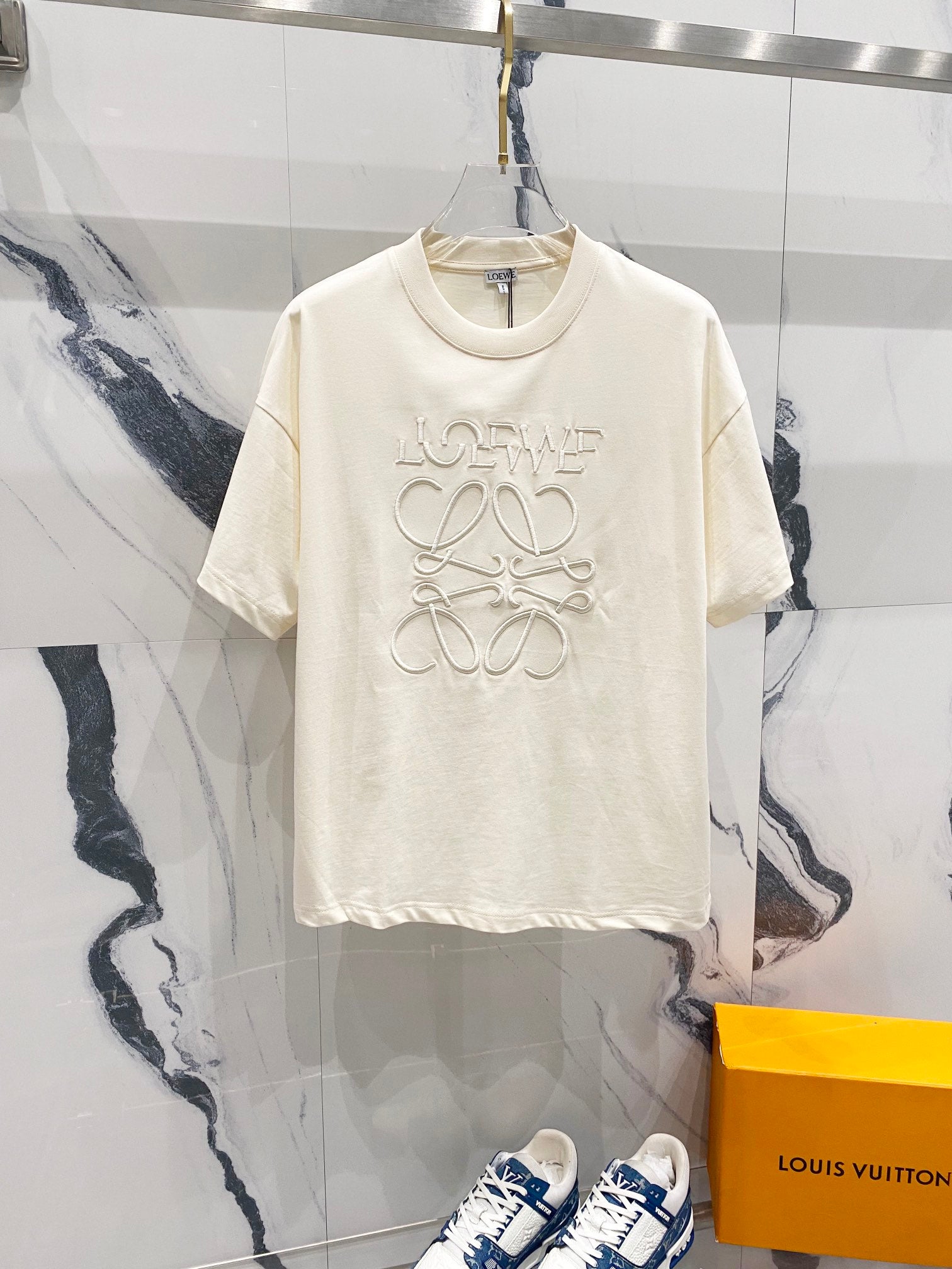 LuxluxHouse Best Quality Clothes T-shirt Loewe