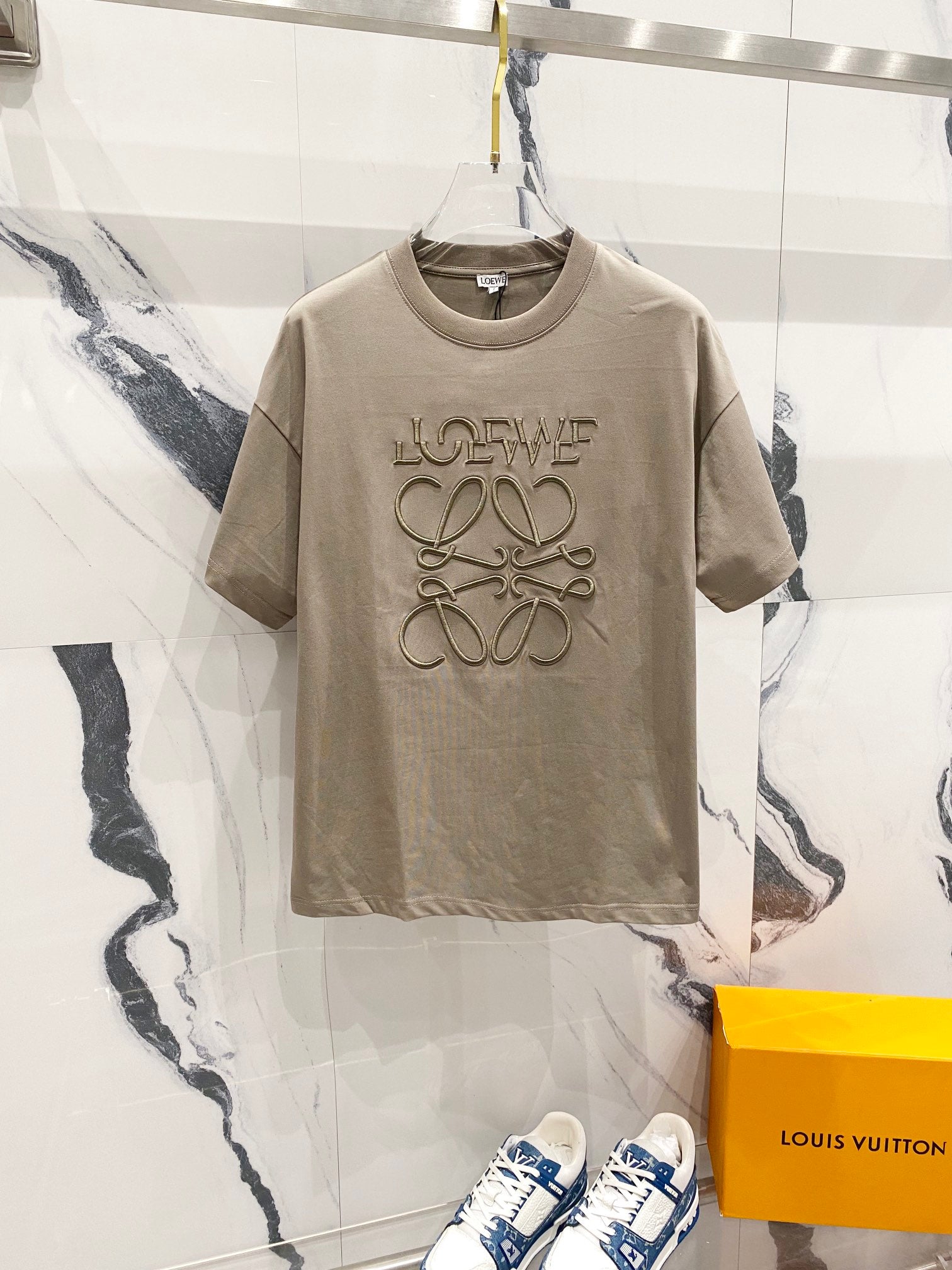 LuxluxHouse Best Quality Clothes T-shirt Loewe