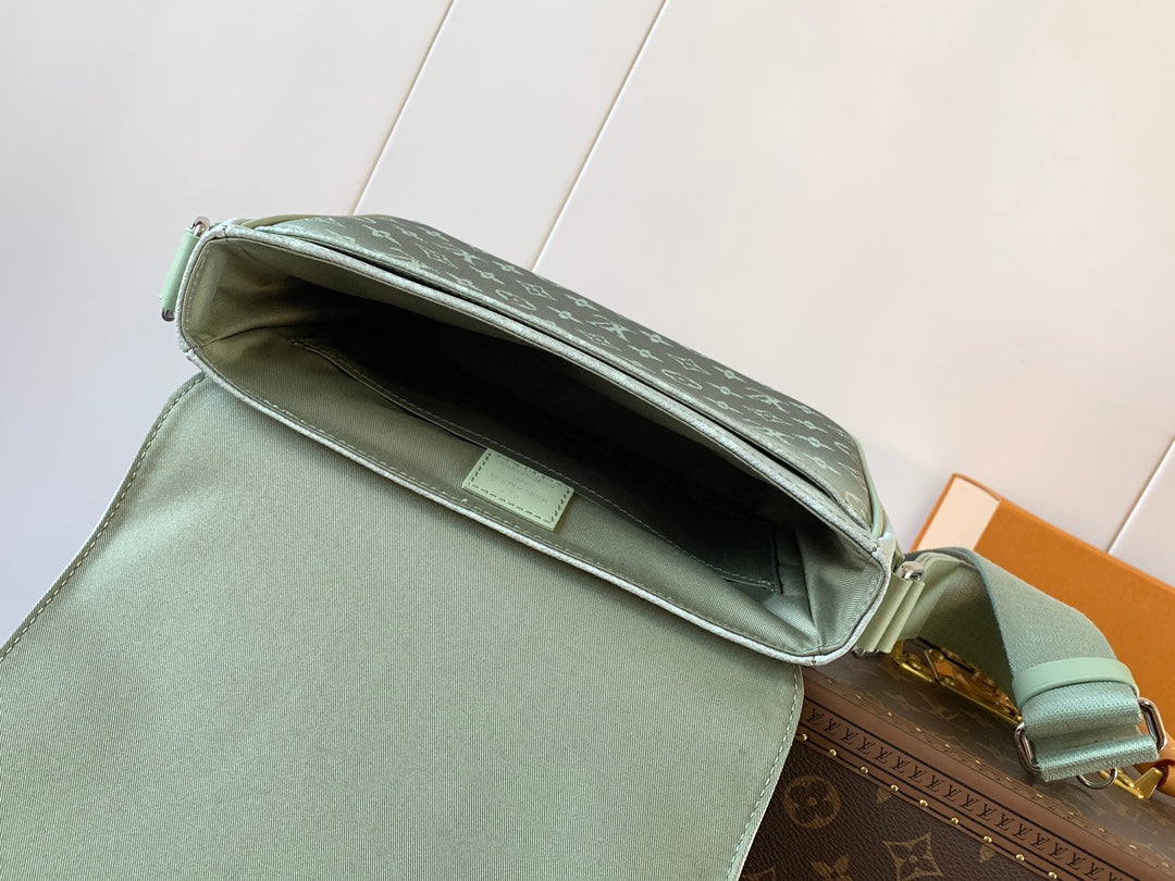 LuxluxHouse Best Quality Bags Louis Vuitton Men
