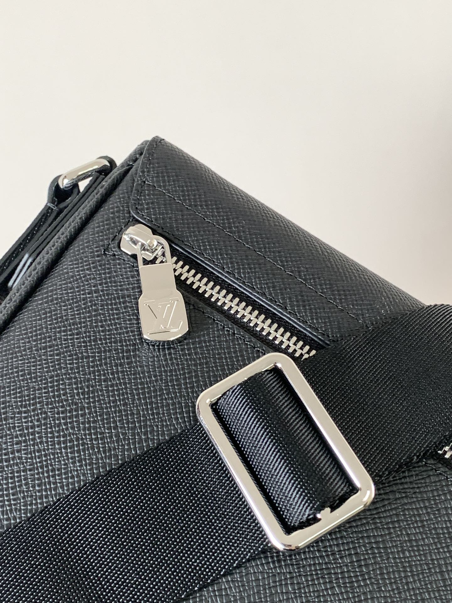 LuxluxHouse Best Quality Bags Louis Vuitton Men