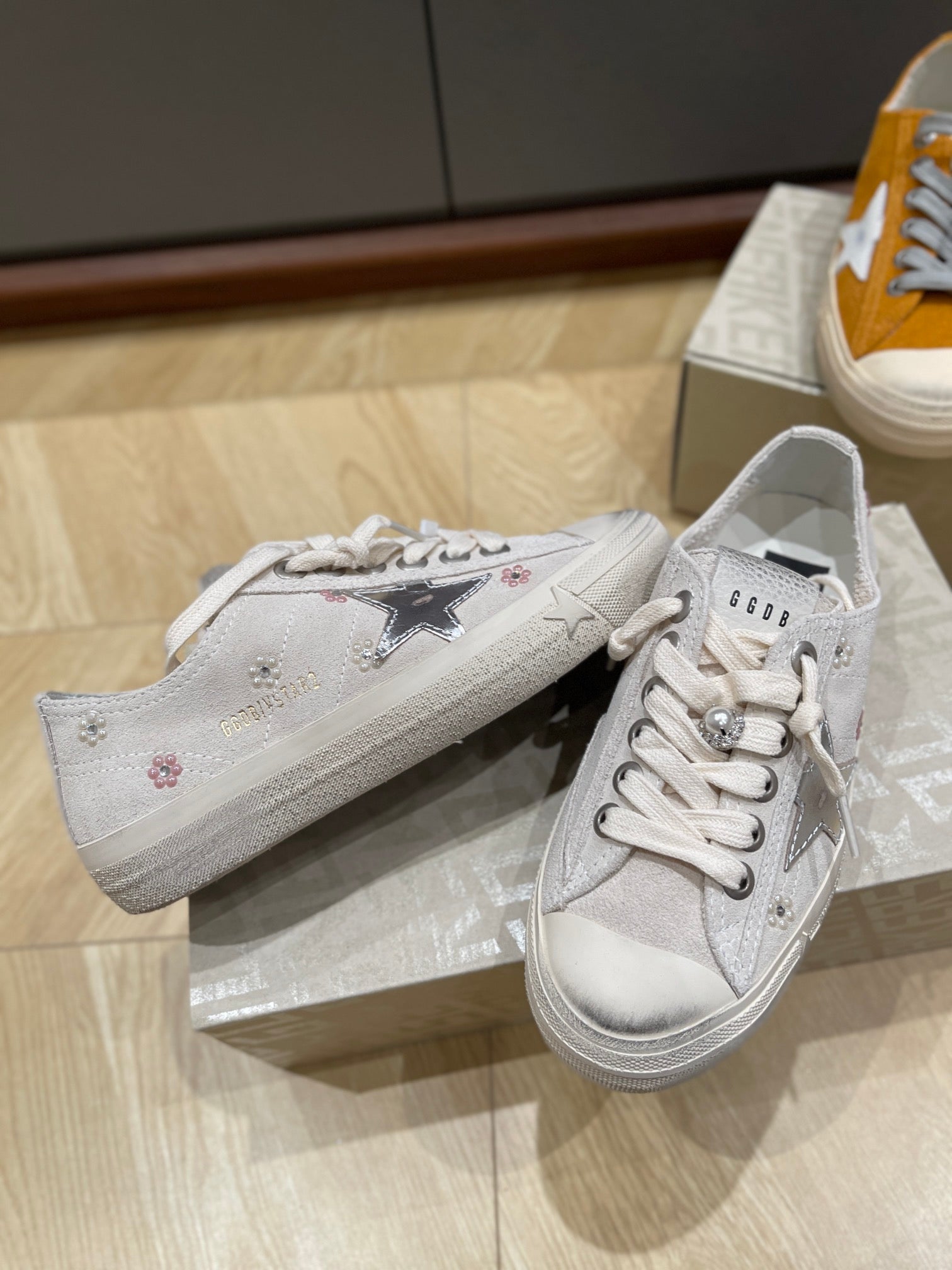 LuxluxHouse Best Quality Shoes Golden Goose