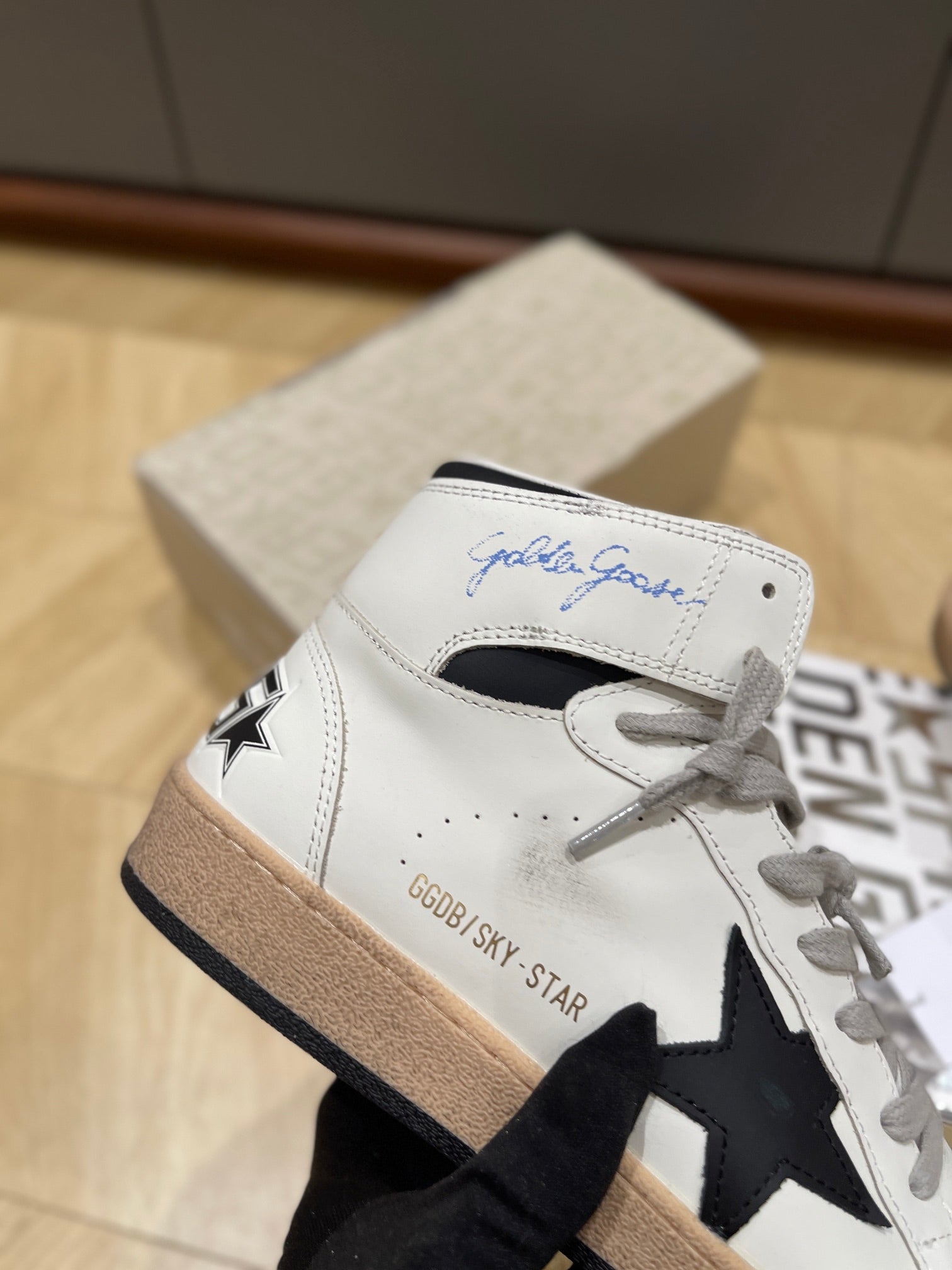 LuxluxHouse Best Quality Shoes Golden Goose