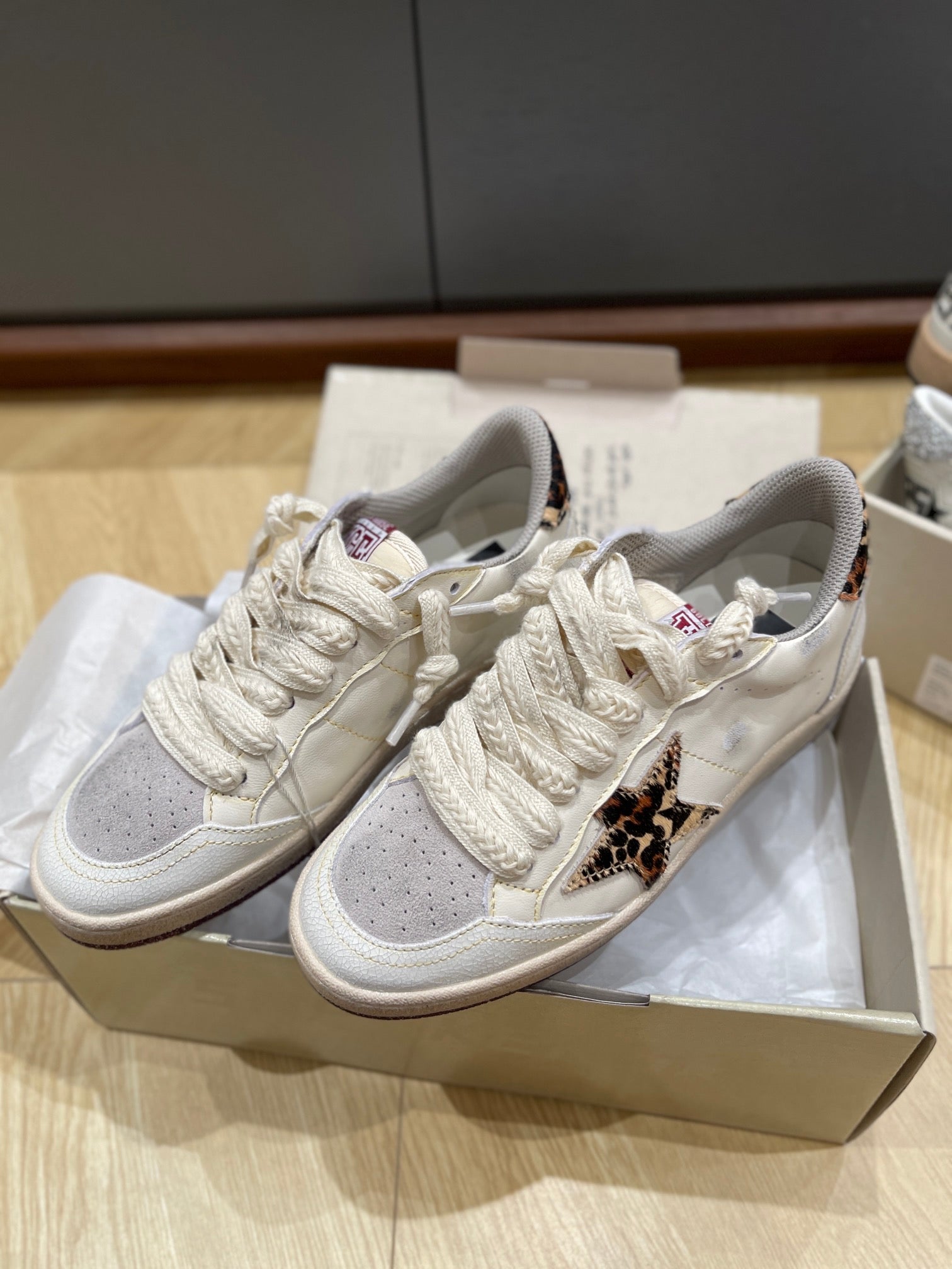 LuxluxHouse Best Quality Shoes Golden Goose