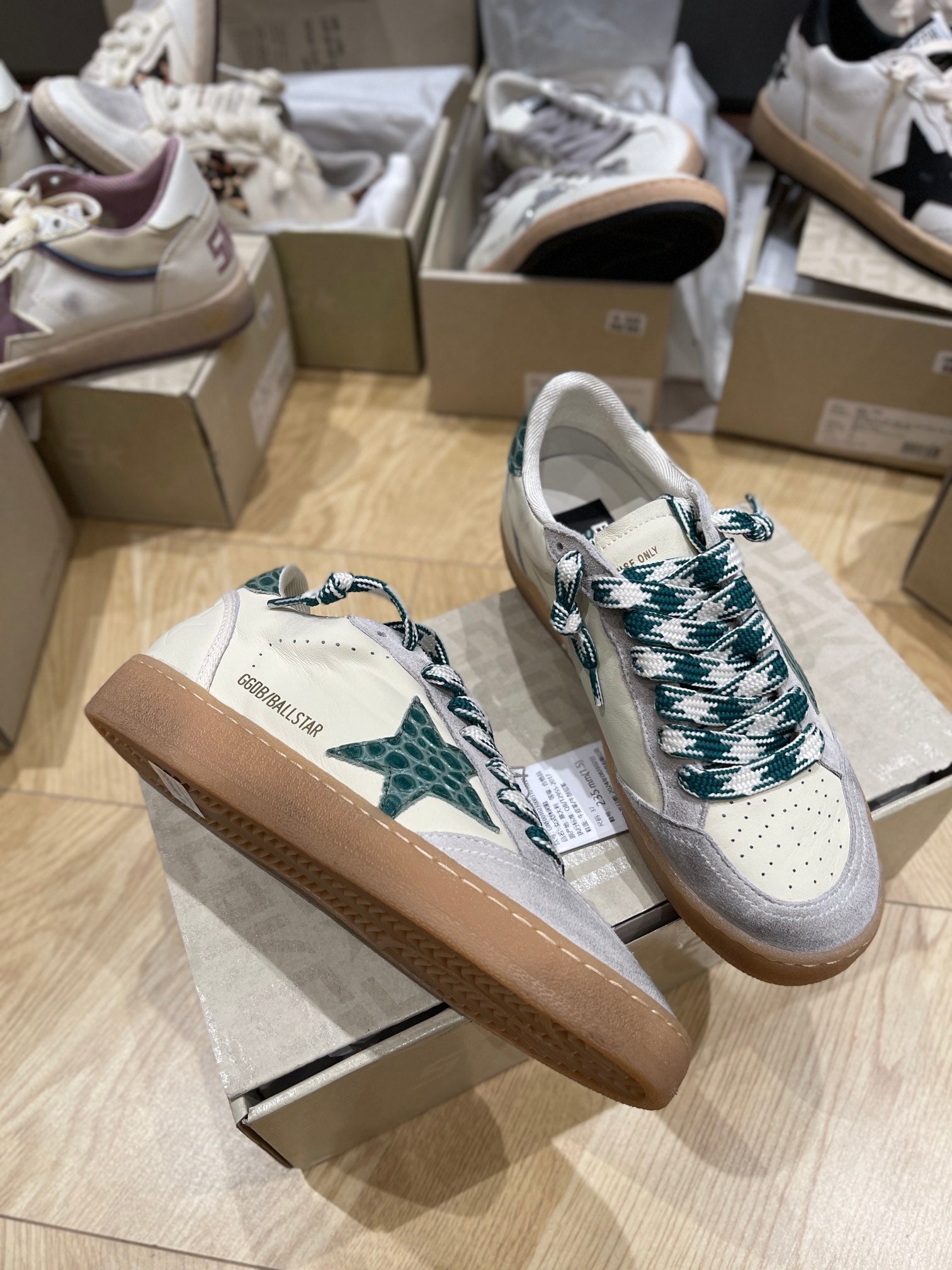 LuxluxHouse Best Quality Shoes Golden Goose