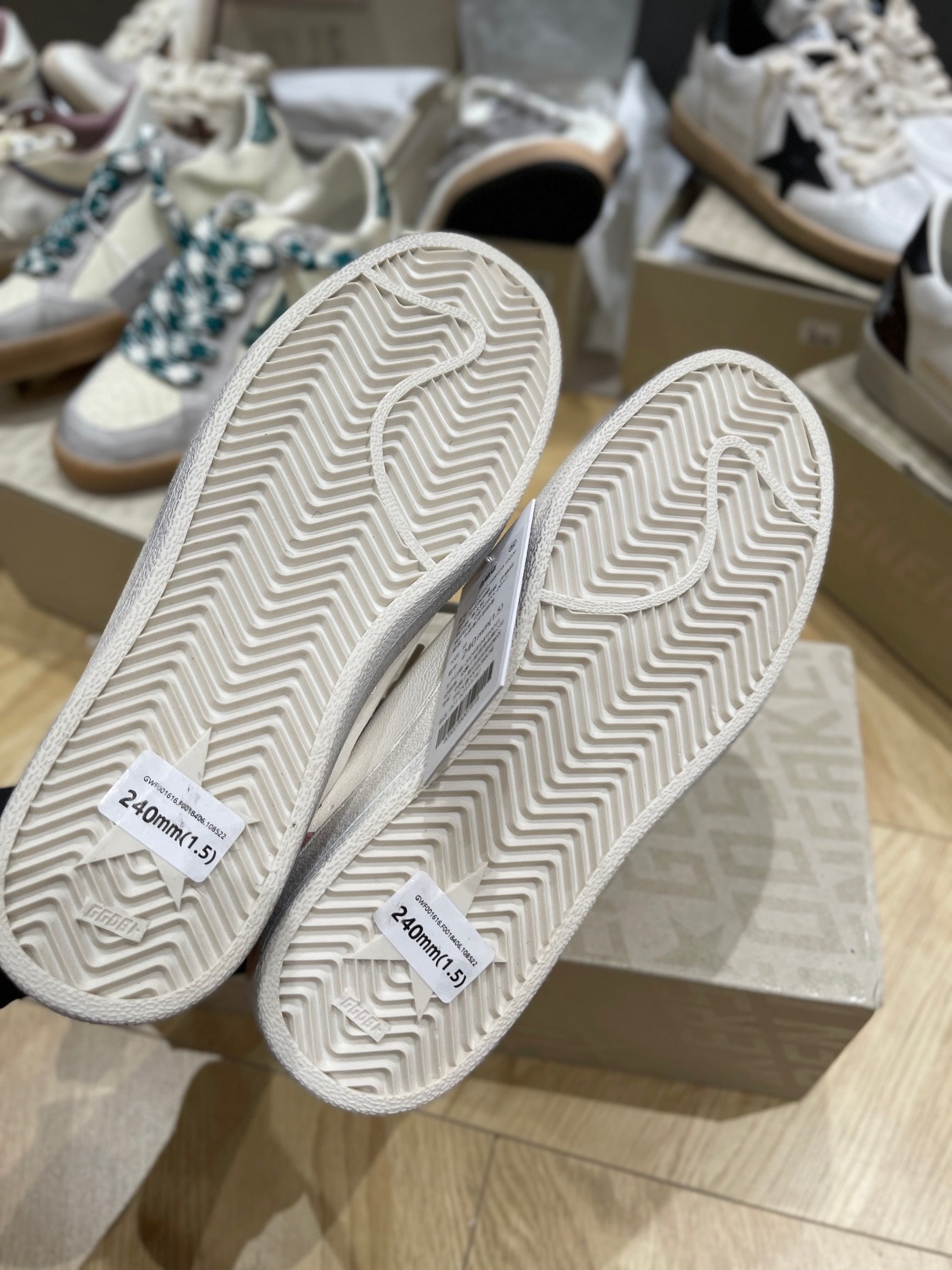 LuxluxHouse Best Quality Shoes Golden Goose
