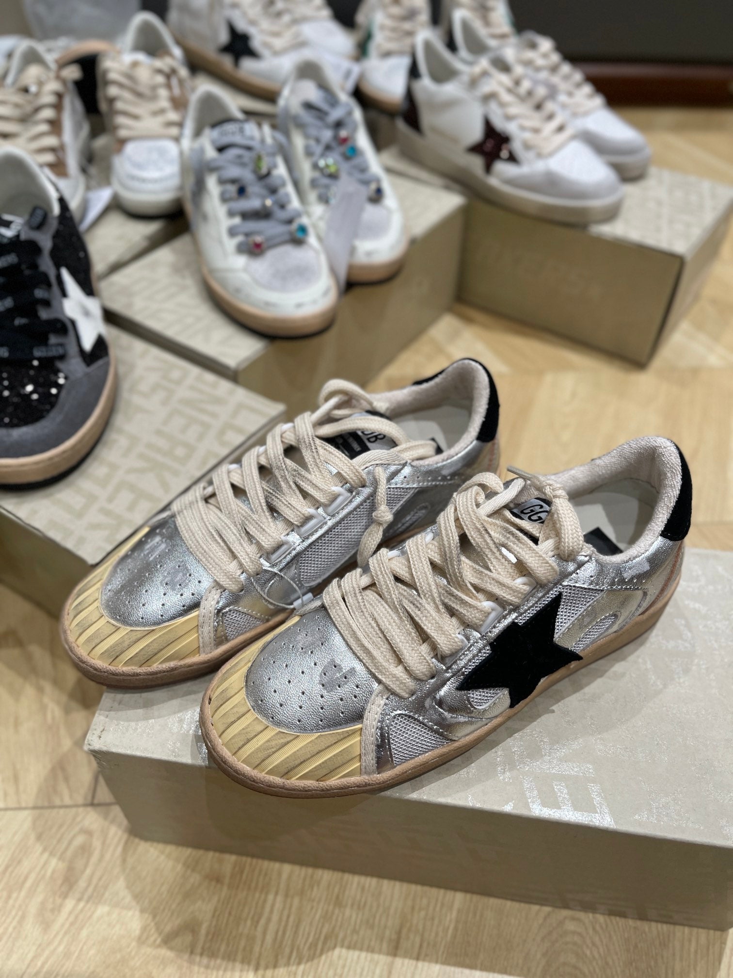 LuxluxHouse Best Quality Shoes Golden Goose