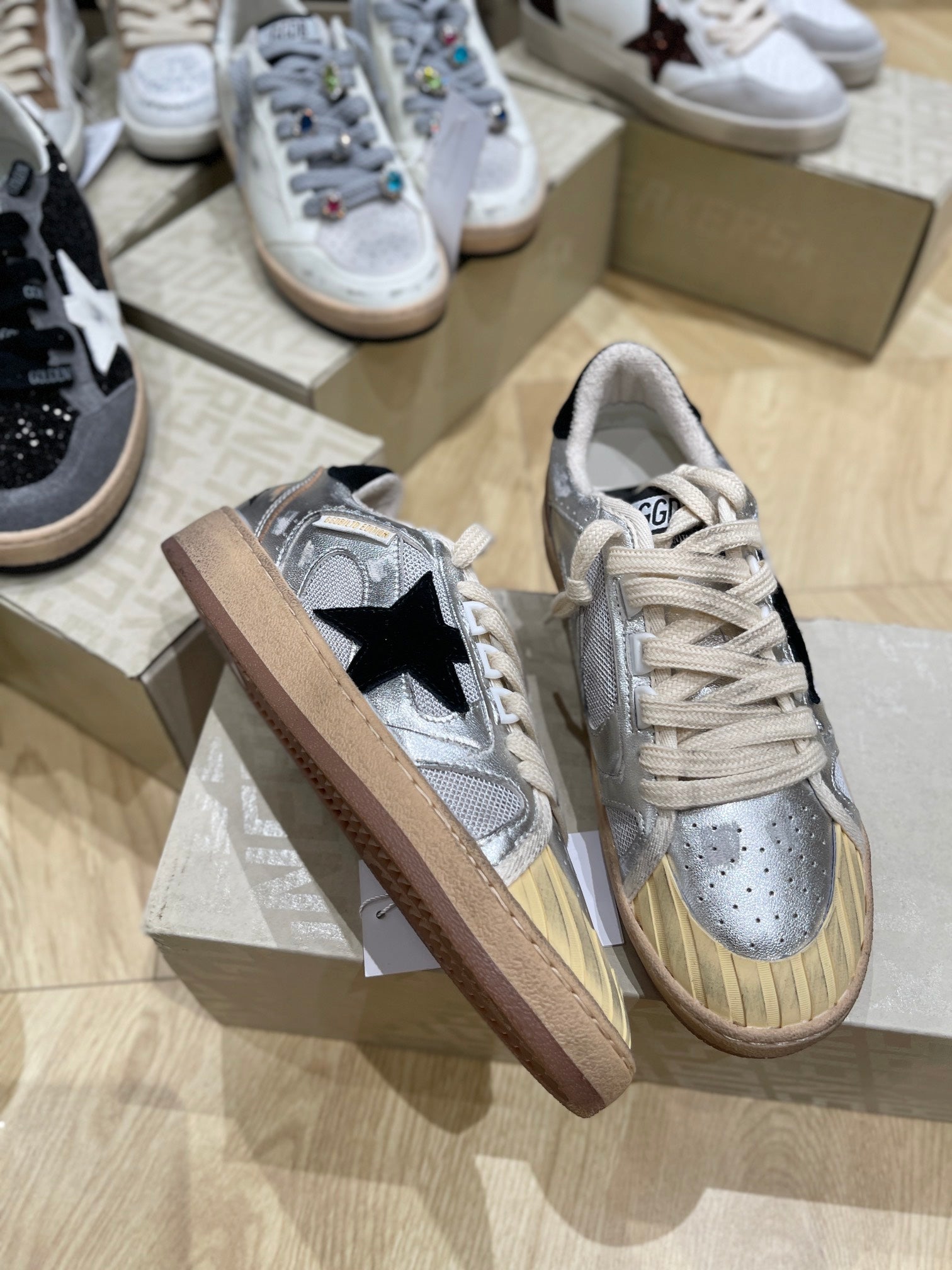 LuxluxHouse Best Quality Shoes Golden Goose