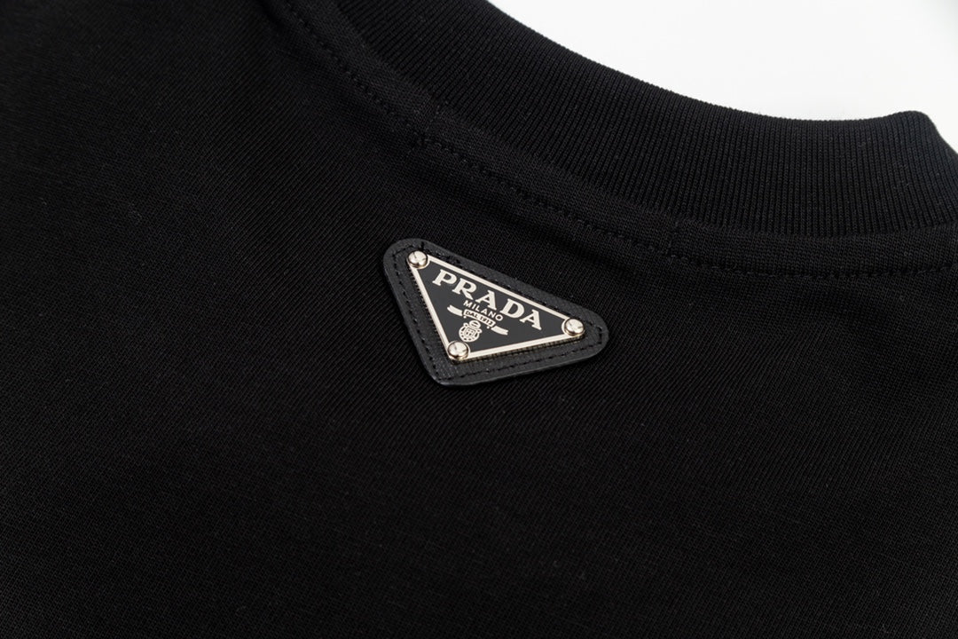 LuxluxHouse Best Quality Clothes T-shirt Prada