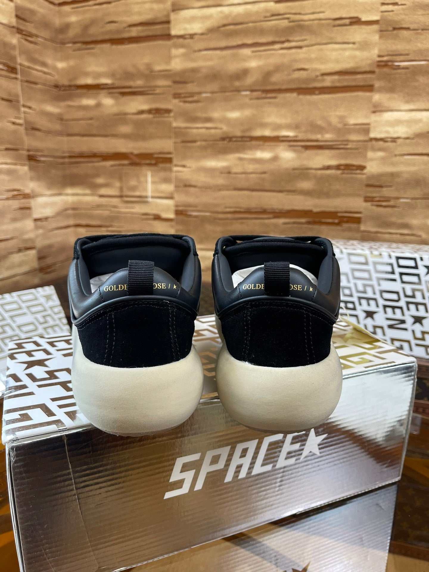 LuxluxHouse Best Quality Shoes Golden Goose