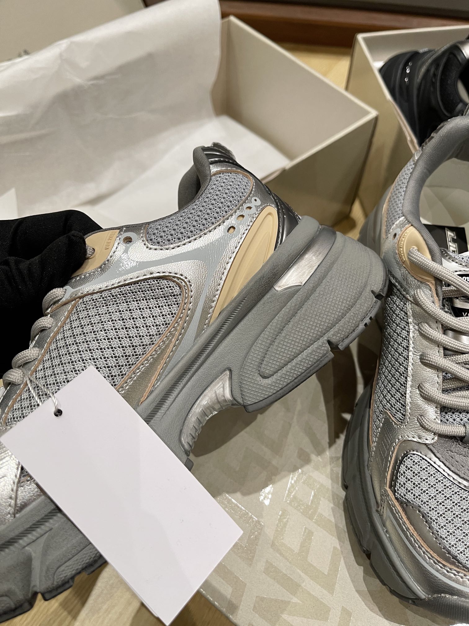 LuxluxHouse Best Quality Shoes Golden Goose