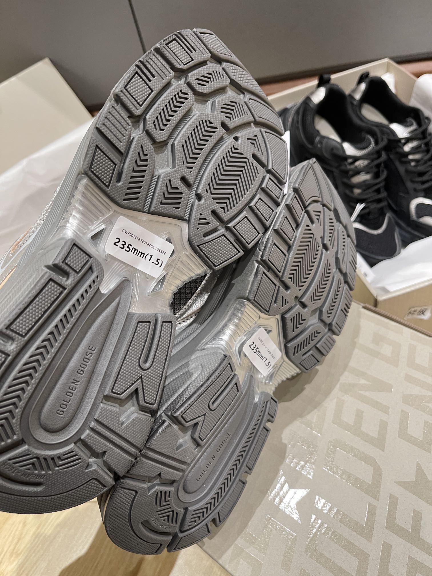 LuxluxHouse Best Quality Shoes Golden Goose