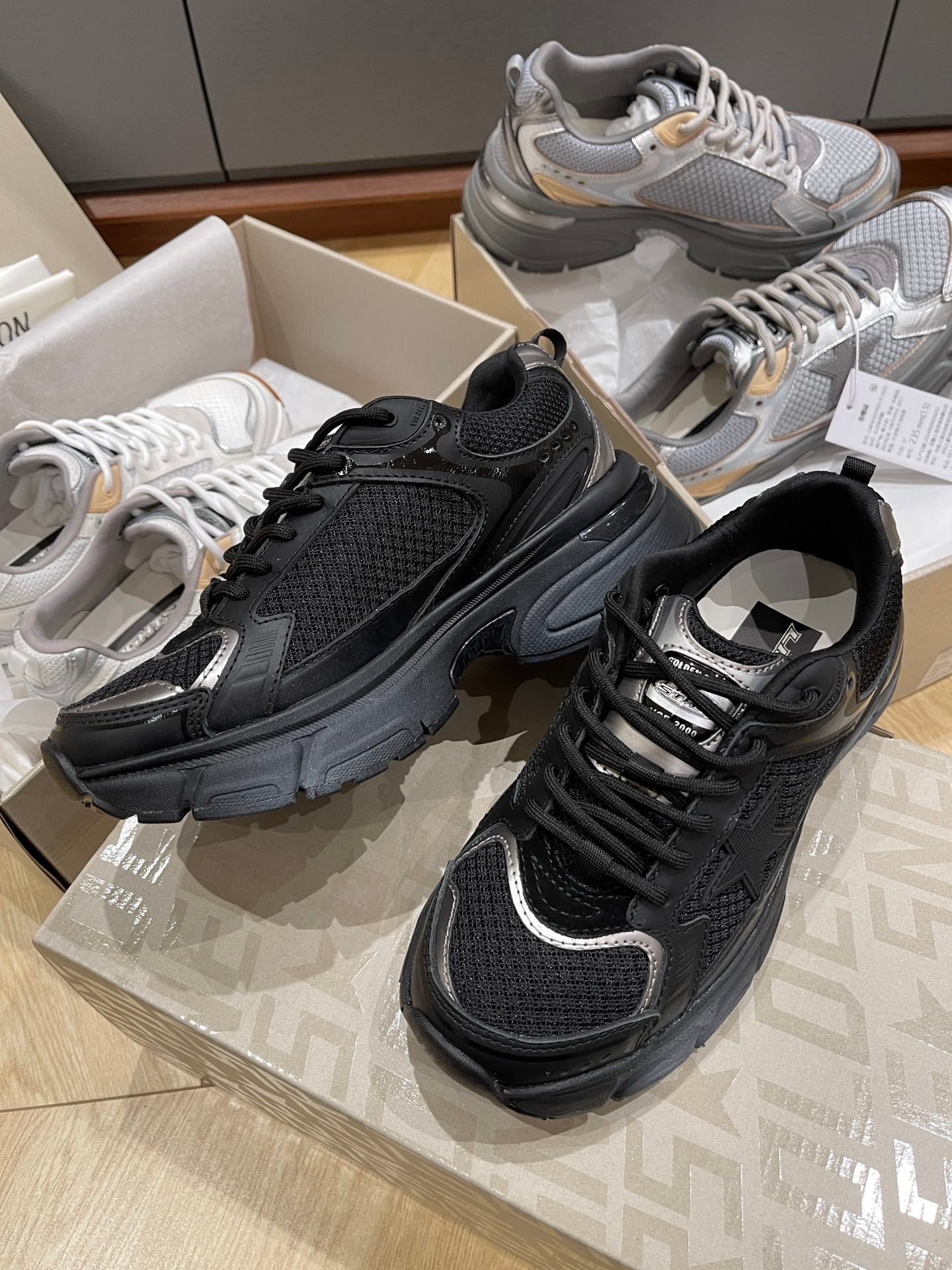 LuxluxHouse Best Quality Shoes Golden Goose