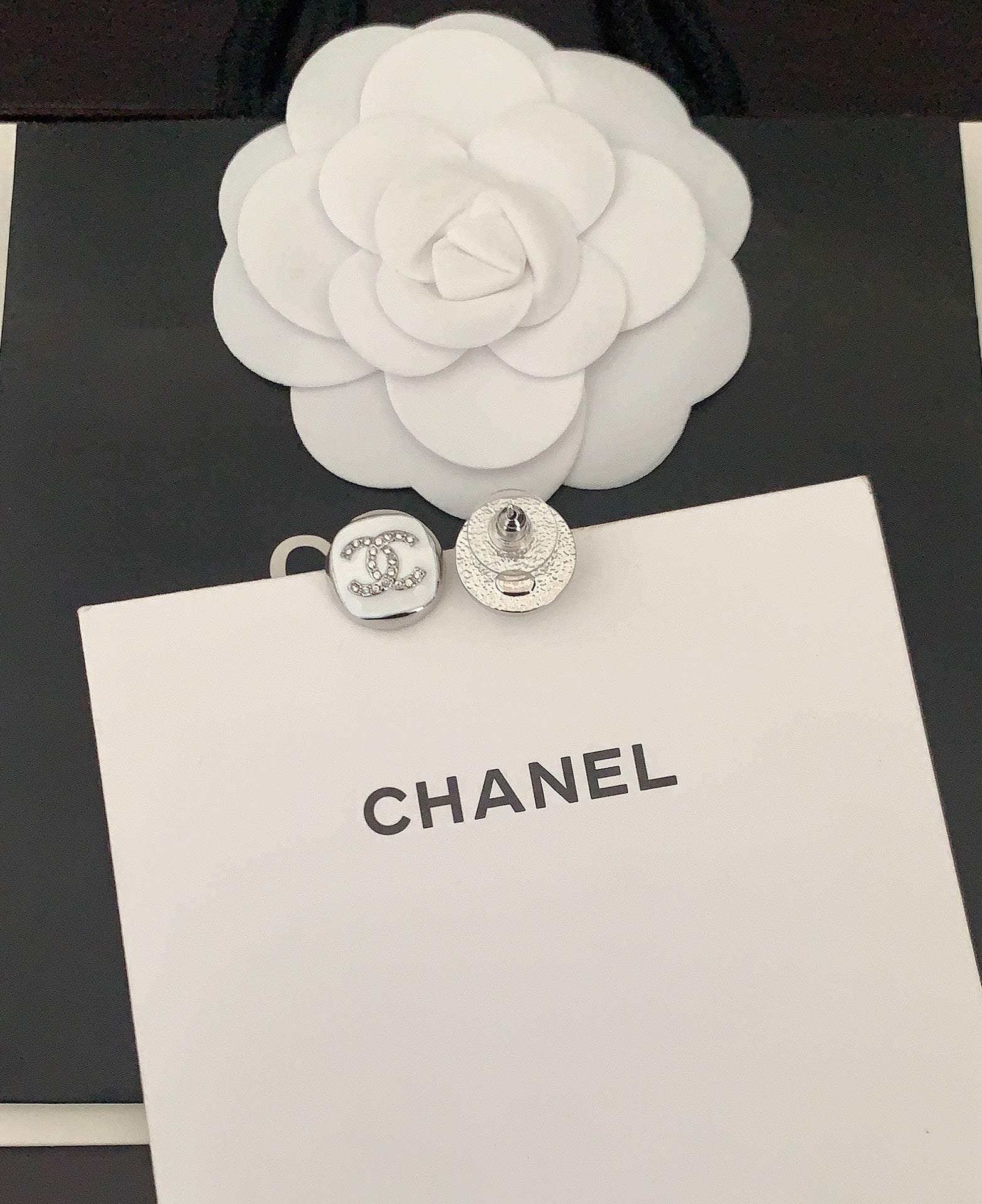 LuxluxHouse Best Quality Accessories Chanel